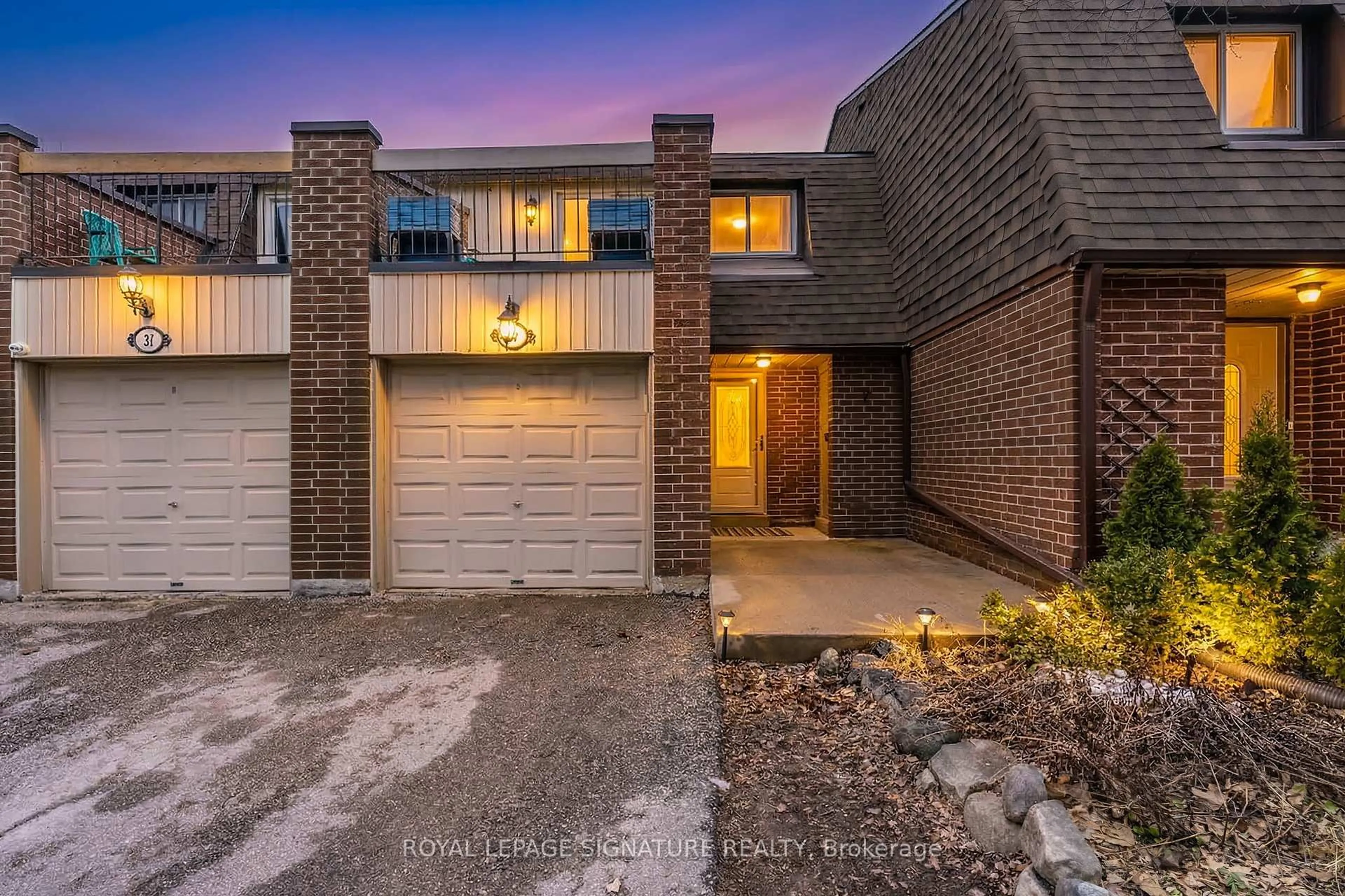 Home with brick exterior material, street for 6240 Montevideo Rd ##20, Mississauga Ontario L5N 2N7