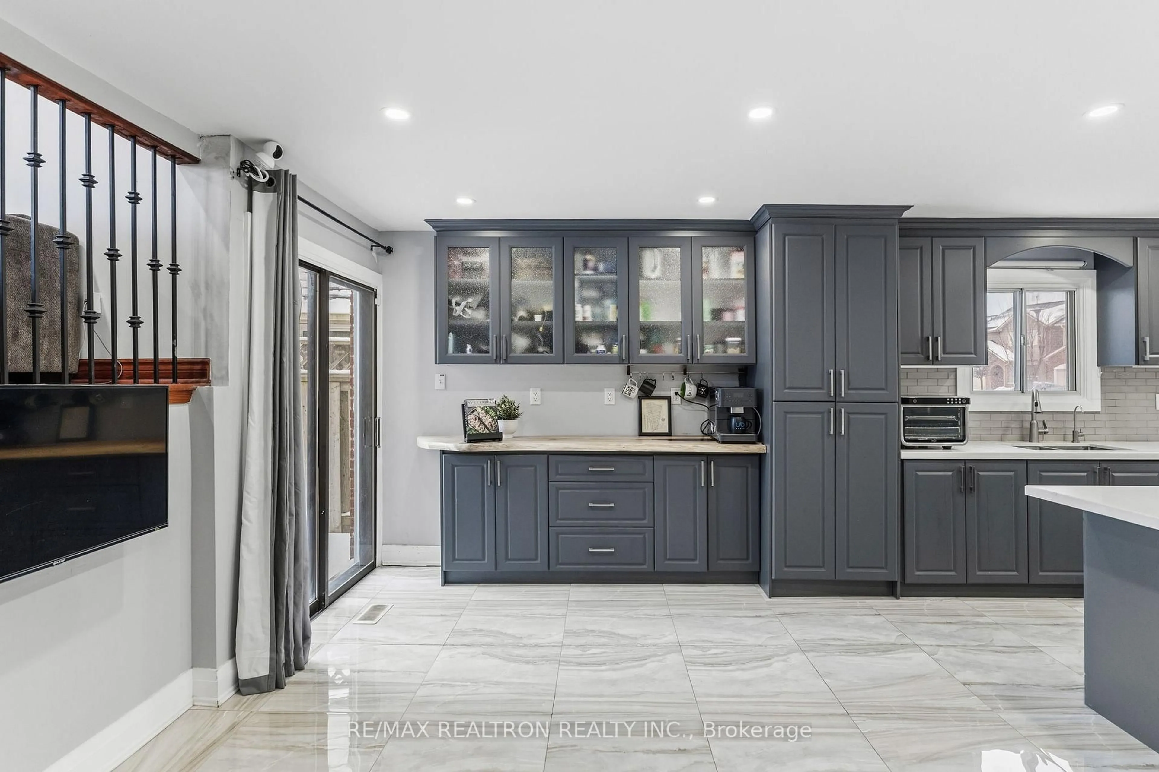 Contemporary kitchen, ceramic/tile floor for 43 Buckland Way, Brampton Ontario L6V 3P3