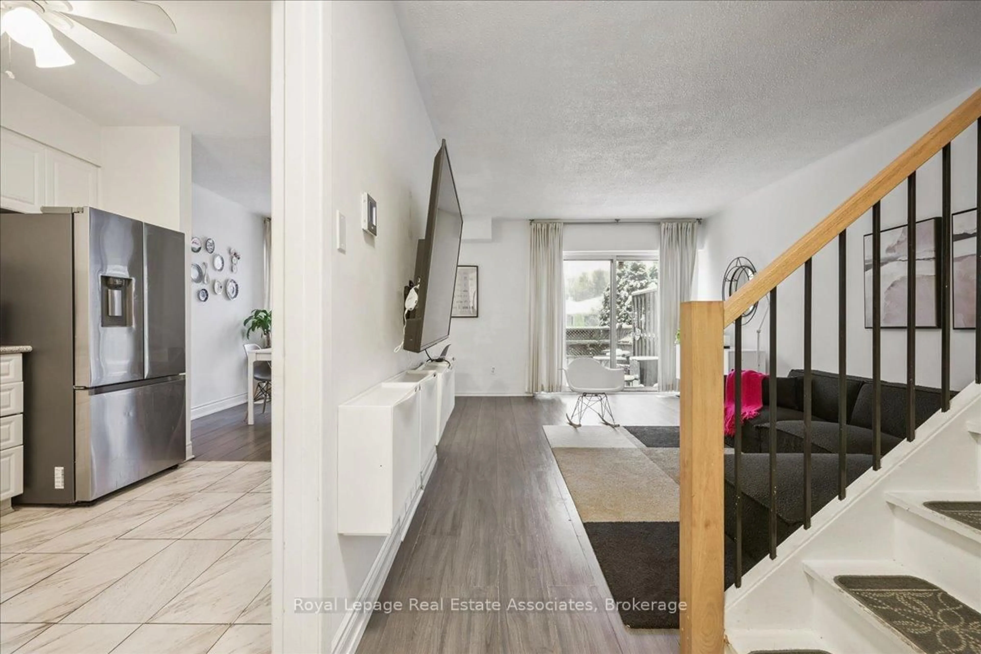 Indoor entryway for 1230 Gripsholm Rd #17, Mississauga Ontario L4Y 2G9