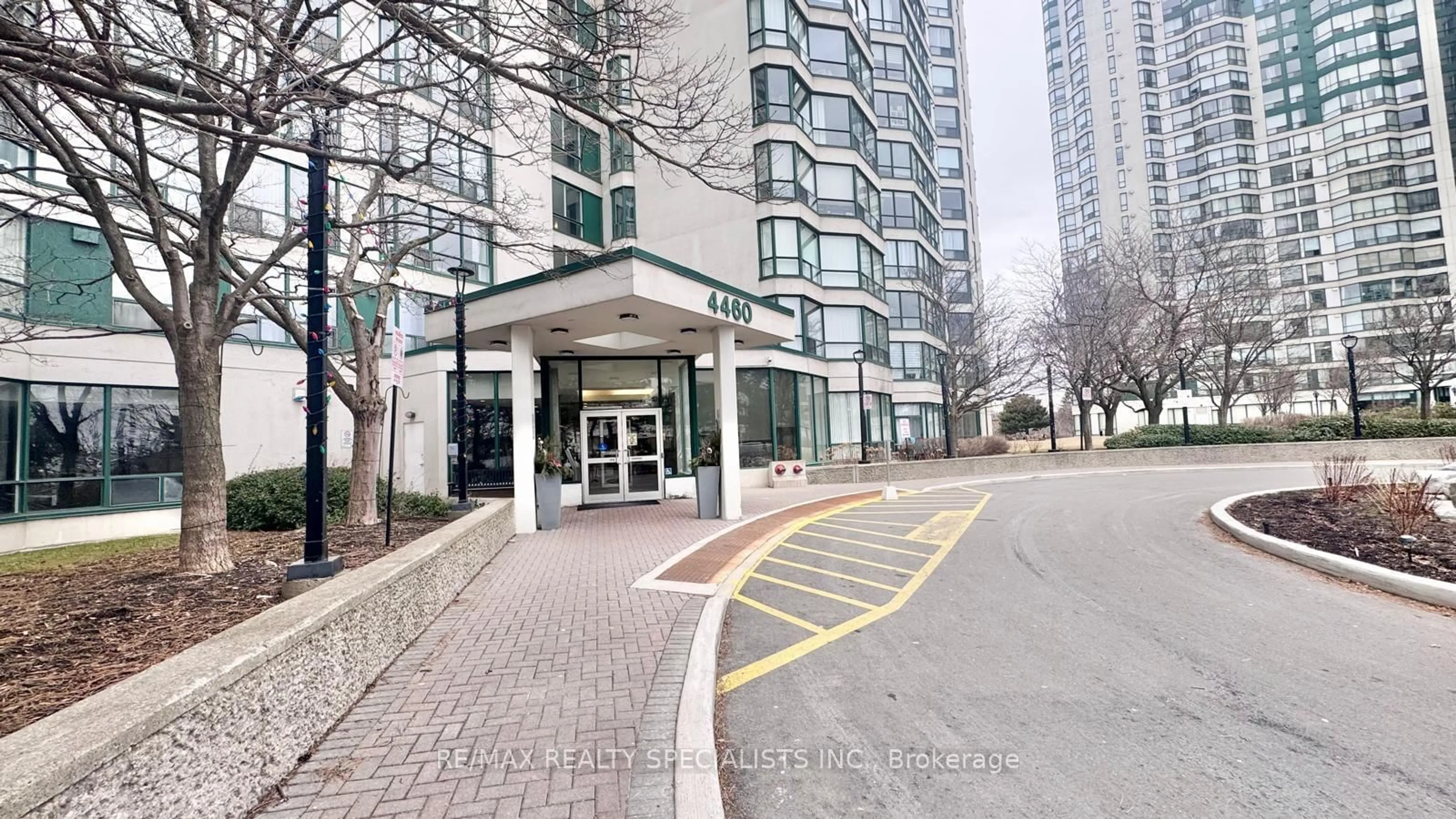 Indoor foyer for 4460 Tucana Crt #806, Mississauga Ontario L5R 3K9