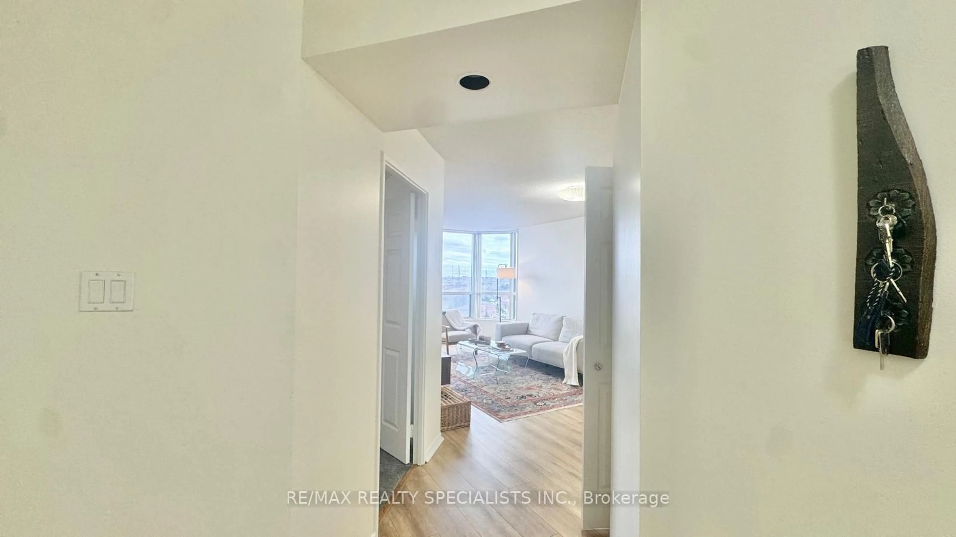 A pic of a room for 4460 Tucana Crt #806, Mississauga Ontario L5R 3K9