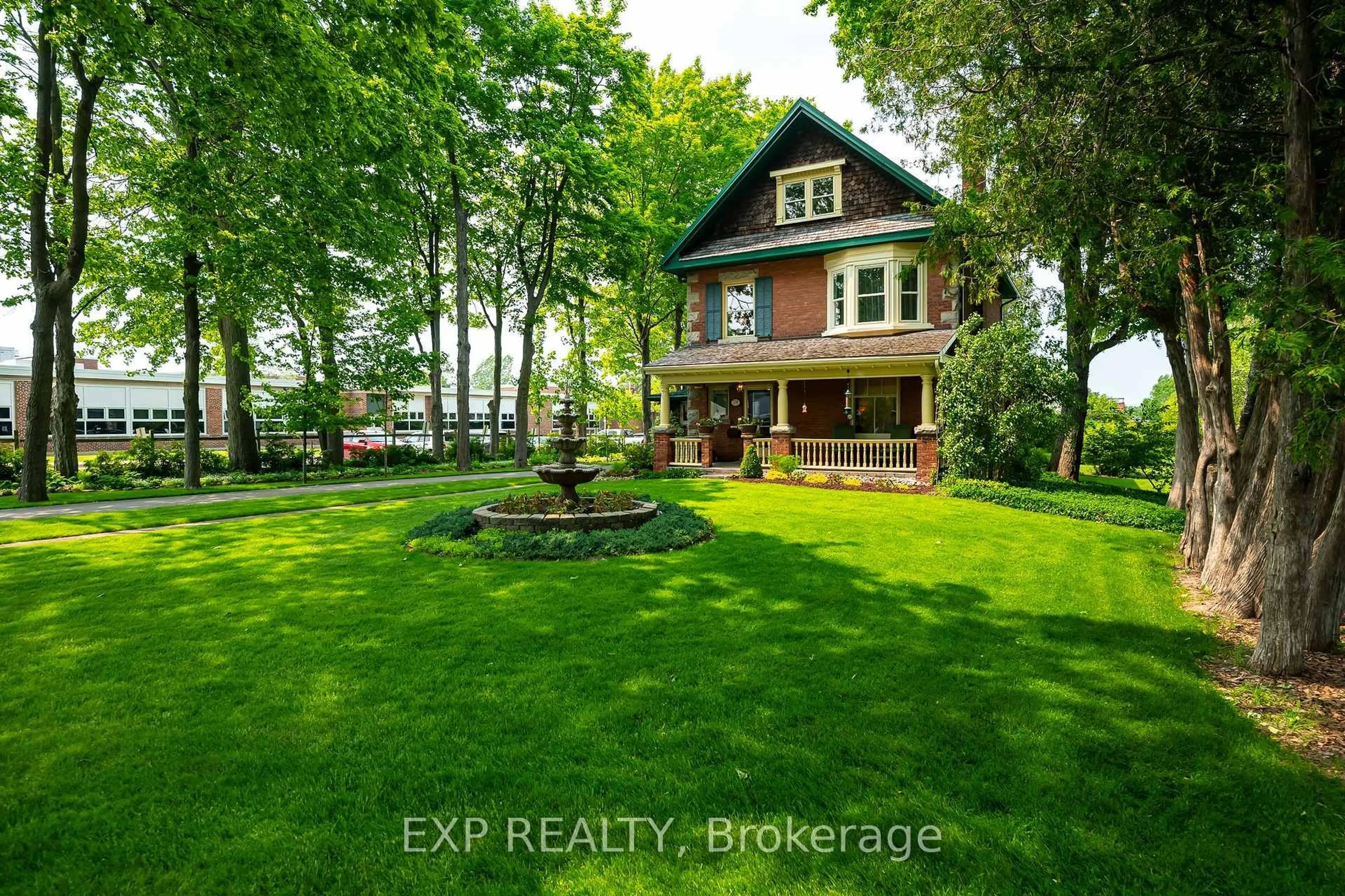 A pic from outside/outdoor area/front of a property/back of a property/a pic from drone, water/lake/river/ocean view for 24 Faulkner St, Orangeville Ontario L9W 2G6