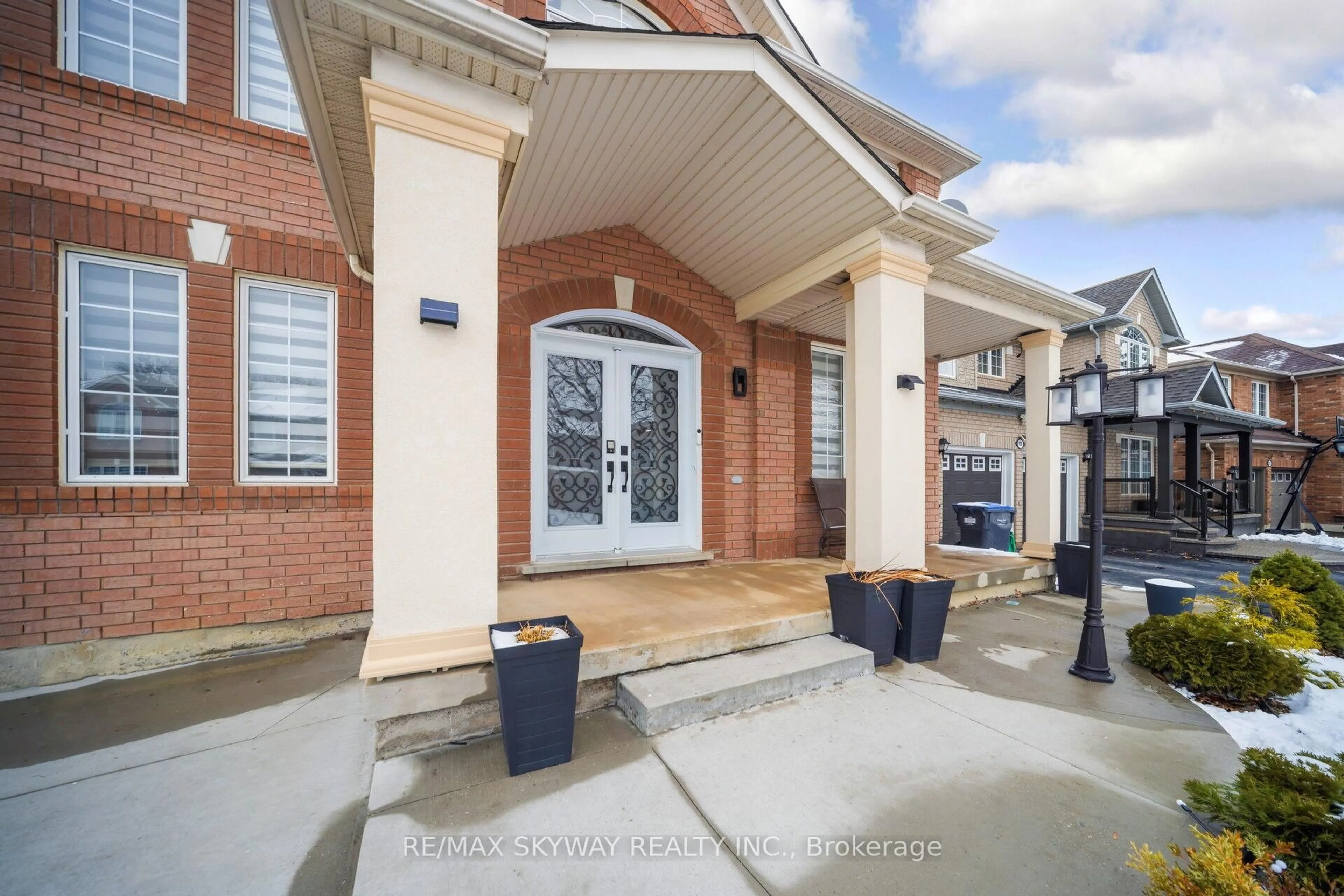 Unknown for 104 Whitwell Dr, Brampton Ontario L6P 1L2