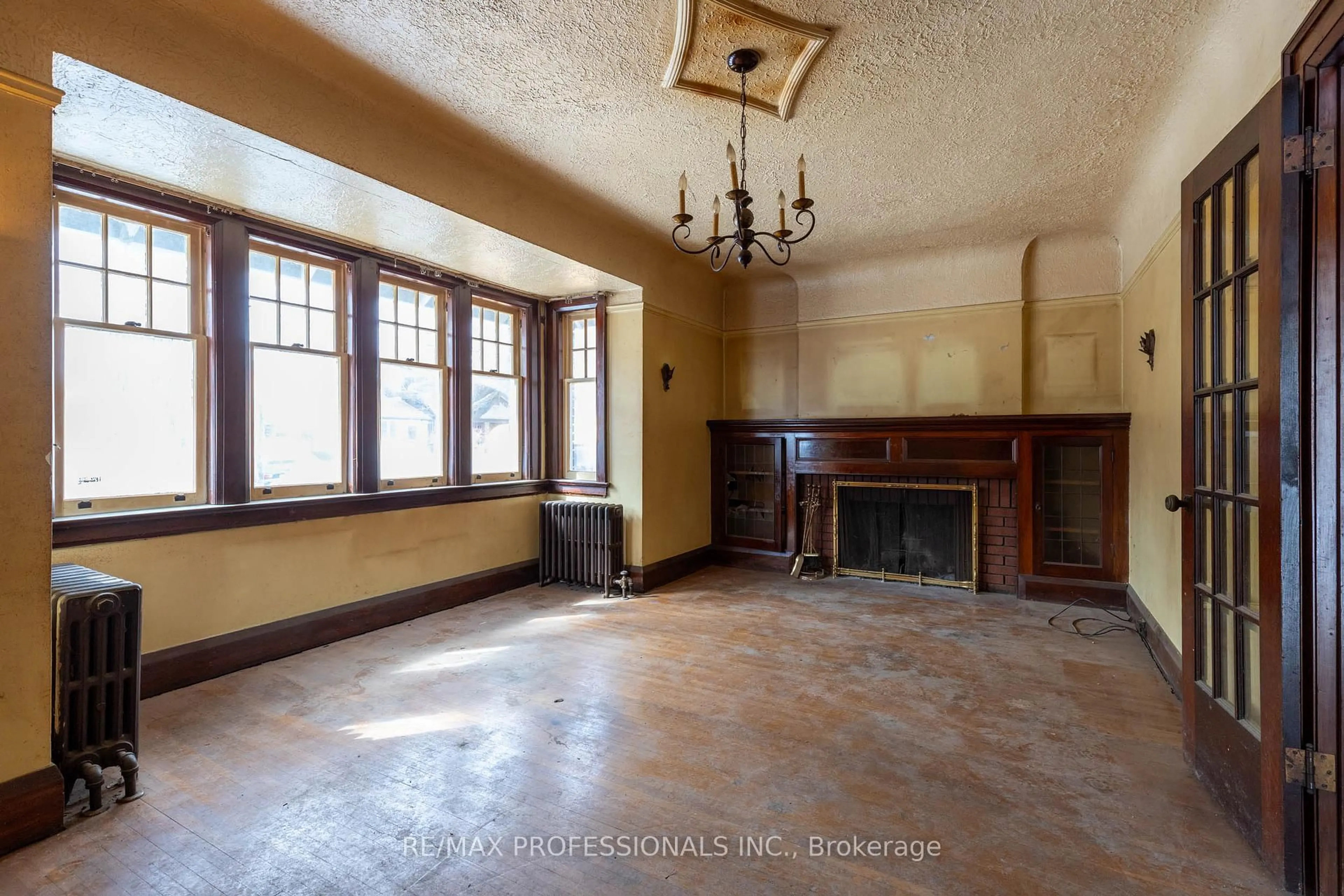 Unknown for 60 Dennis Ave, Toronto Ontario M6N 2T8