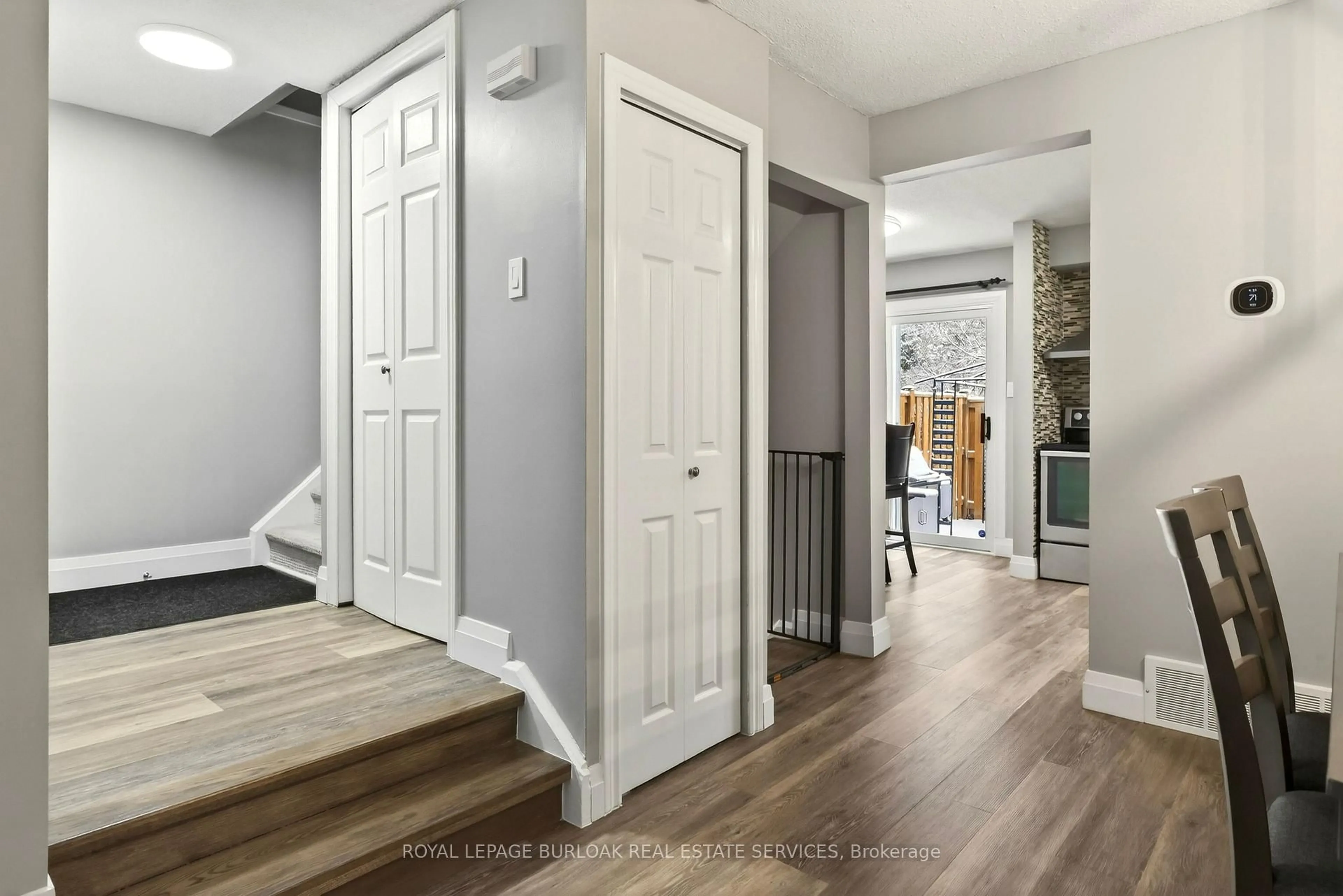 Indoor entryway for 2185 Fairchild Blvd #1, Burlington Ontario L7P 3P6