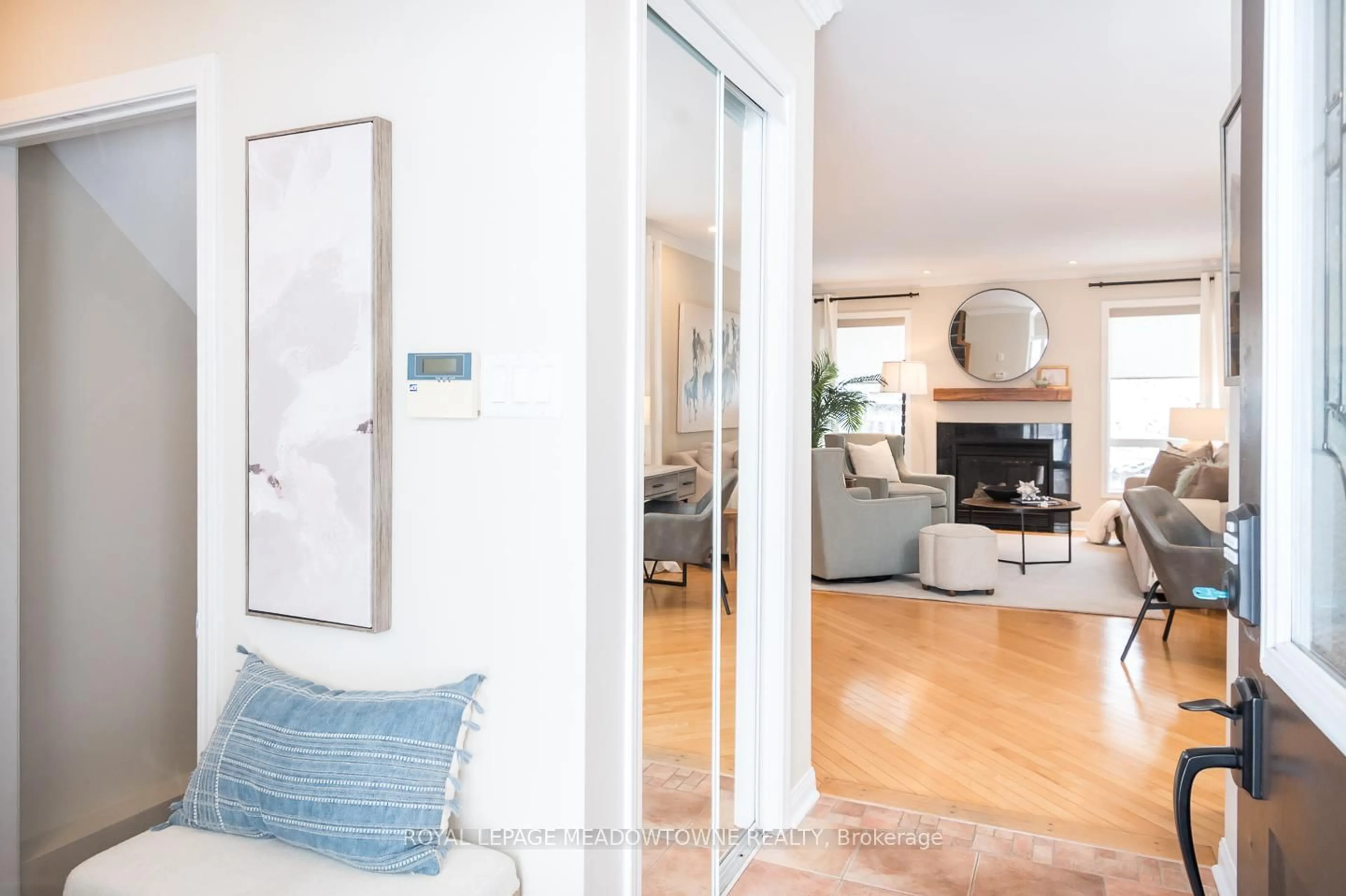 Indoor entryway for 703 Edwards Ave, Milton Ontario L9T 6B4