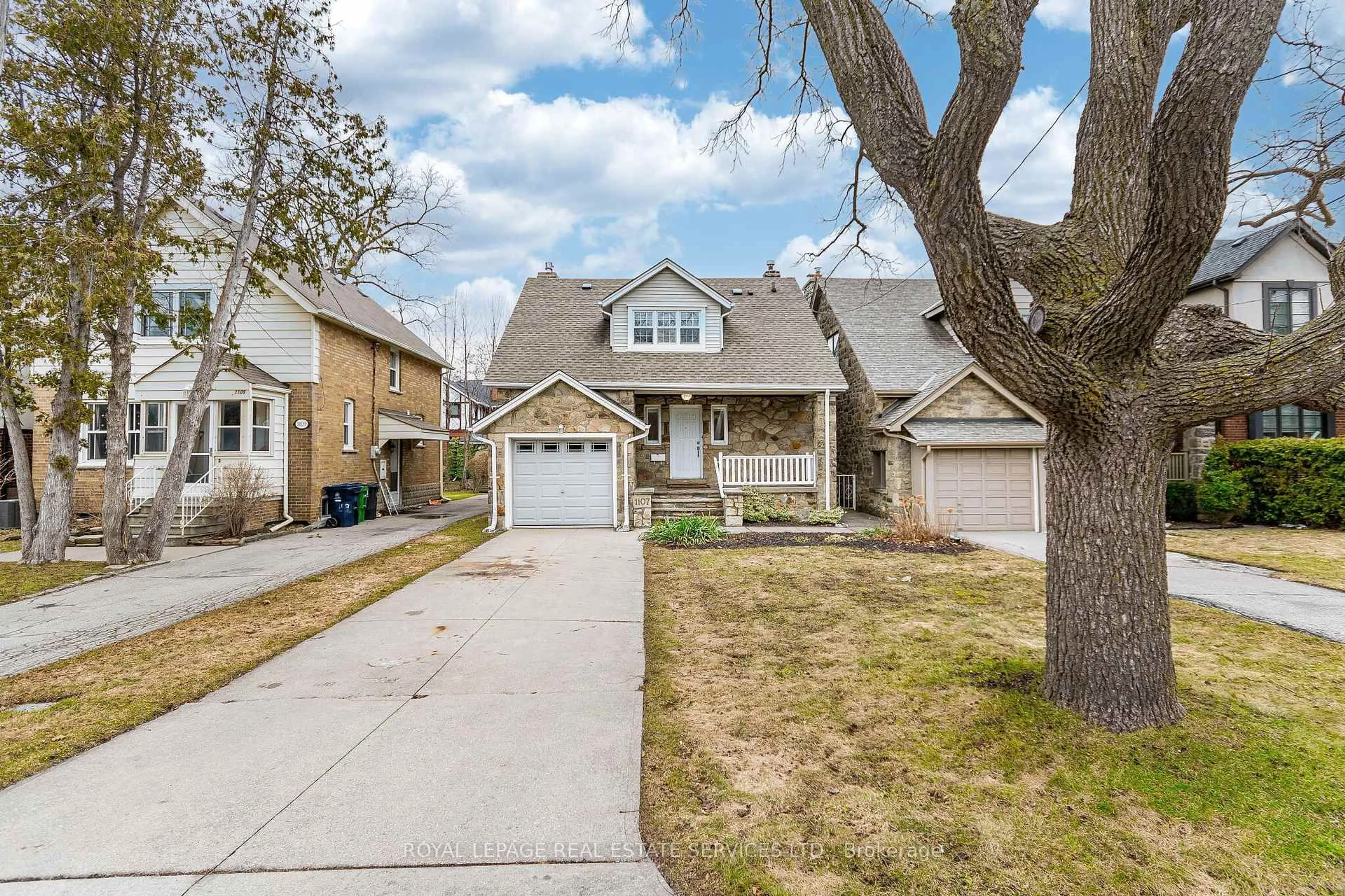 Home with vinyl exterior material, street for 1107 Royal York Rd, Toronto Ontario M8X 2G8