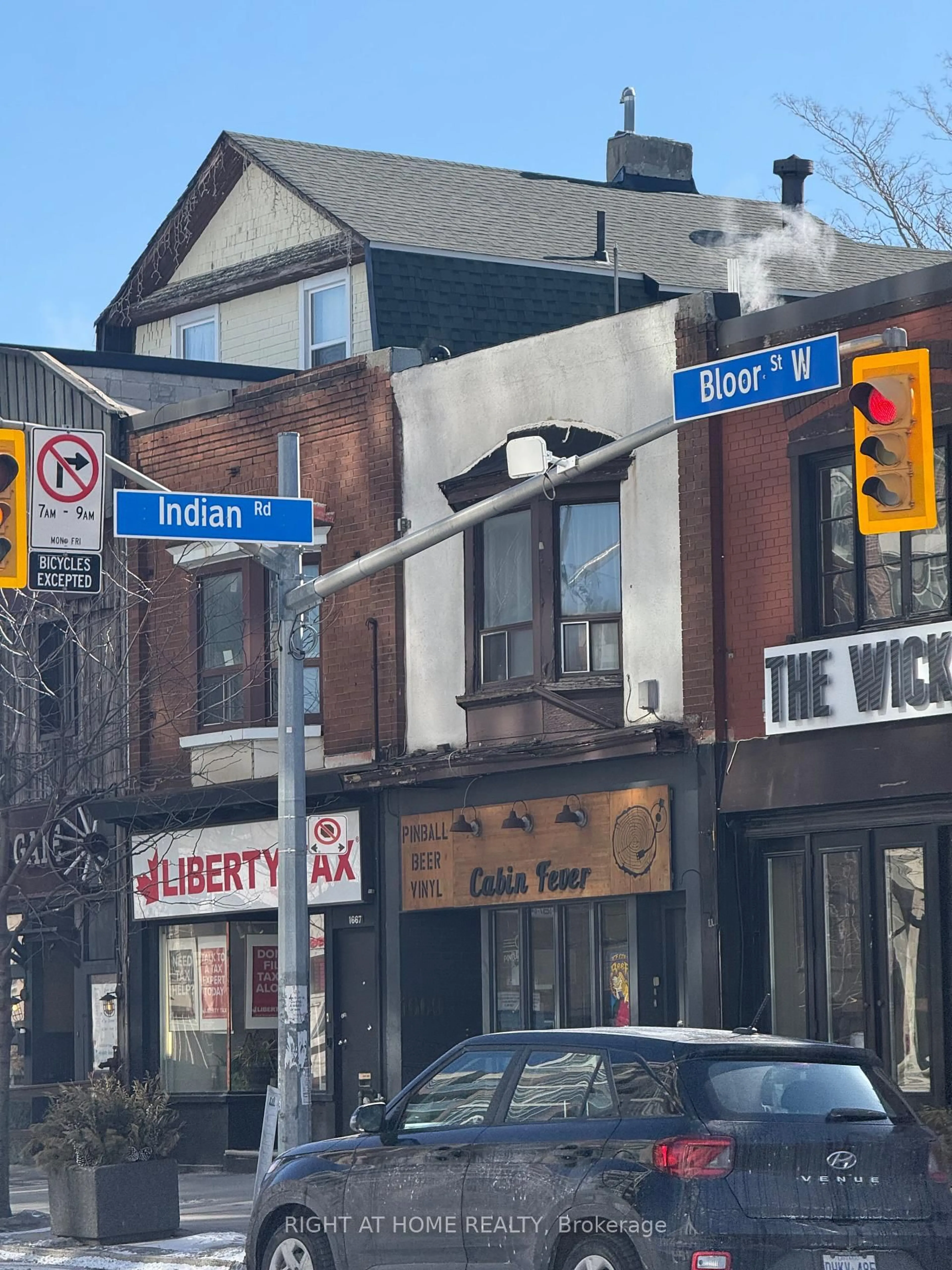 Blurry image for 1660 Bloor St #402, Toronto Ontario M6P 0C6