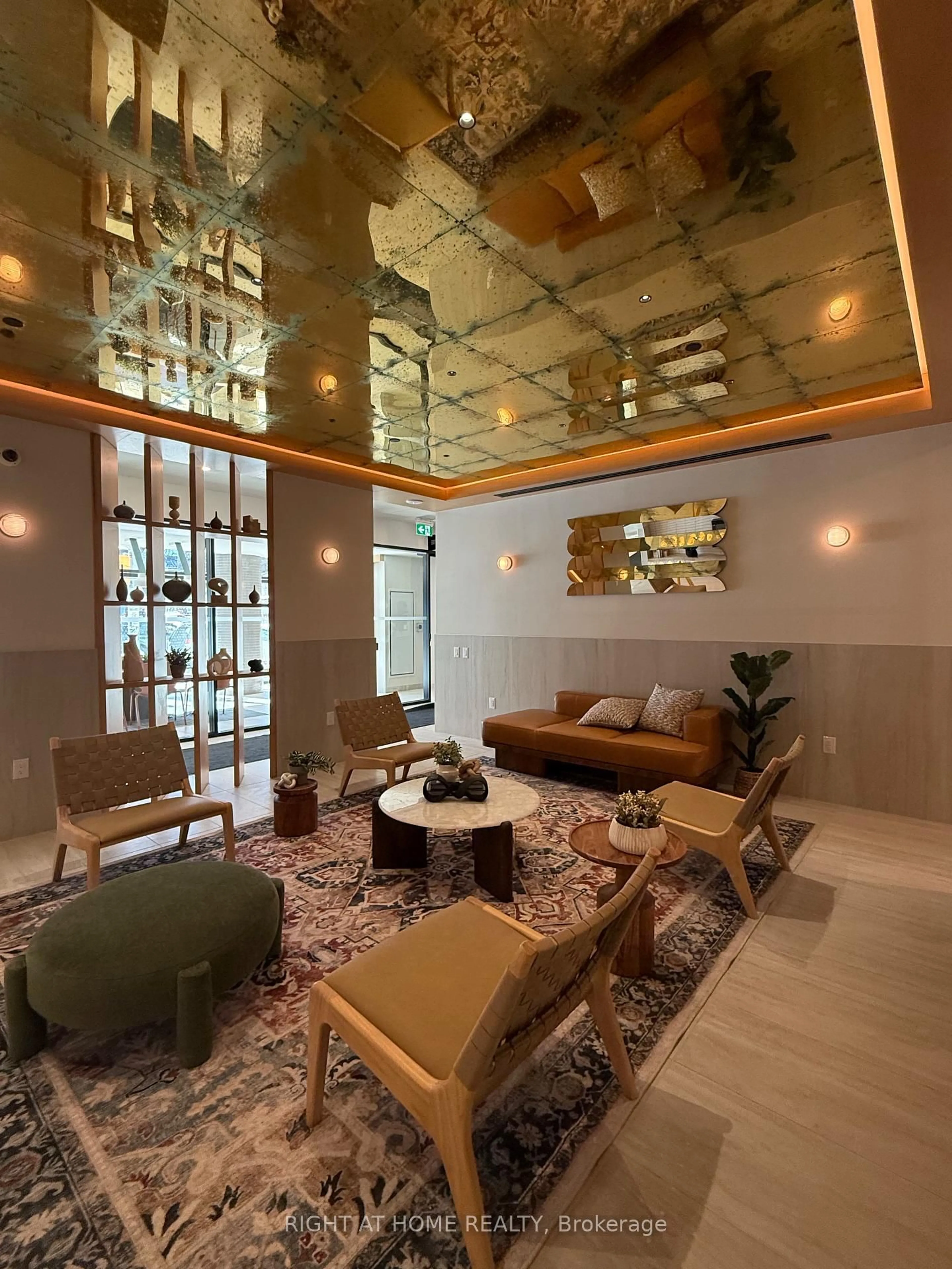 Lobby for 1660 Bloor St #402, Toronto Ontario M6P 0C6