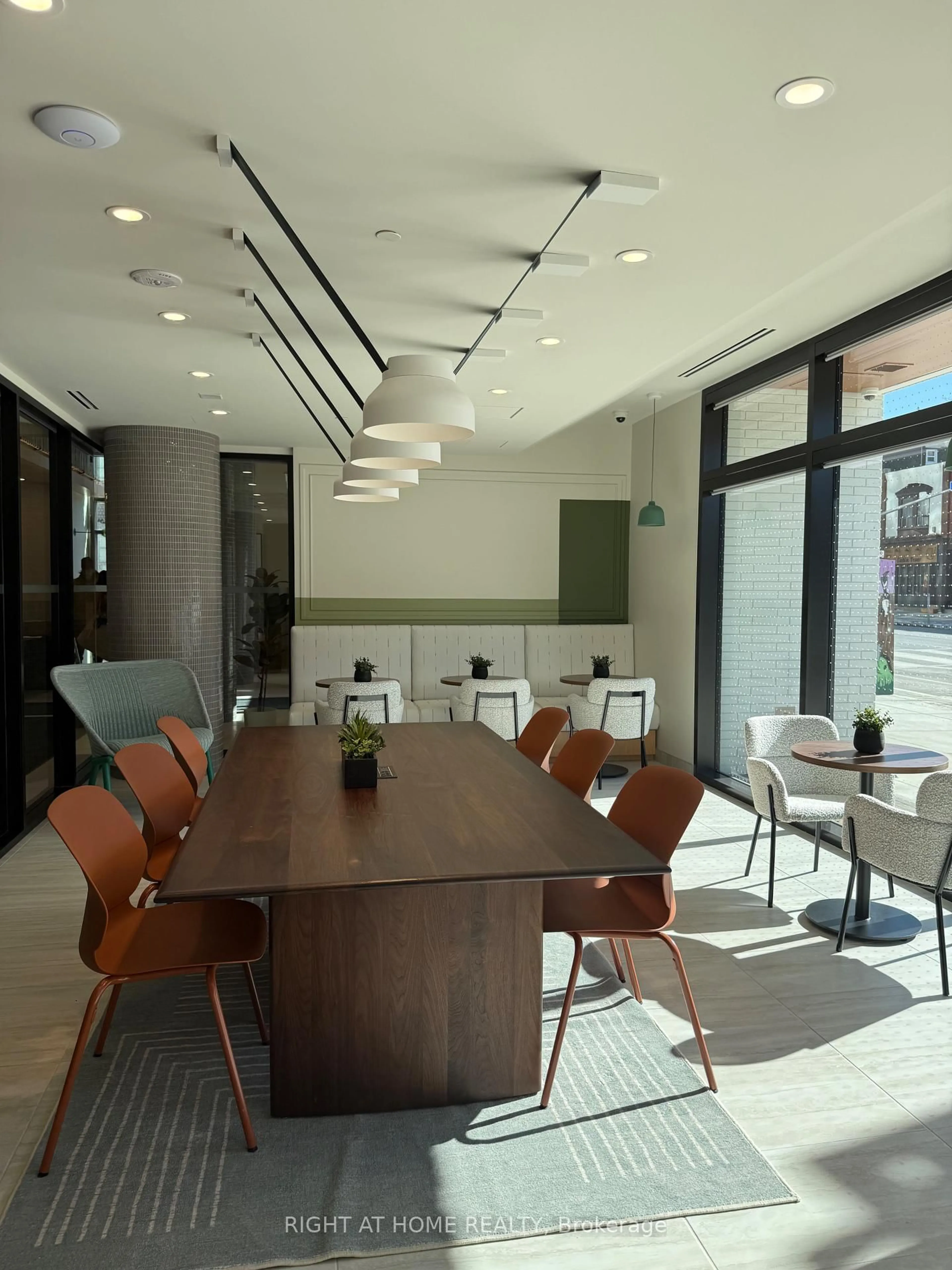 Dining room, unknown for 1660 Bloor St #402, Toronto Ontario M6P 0C6