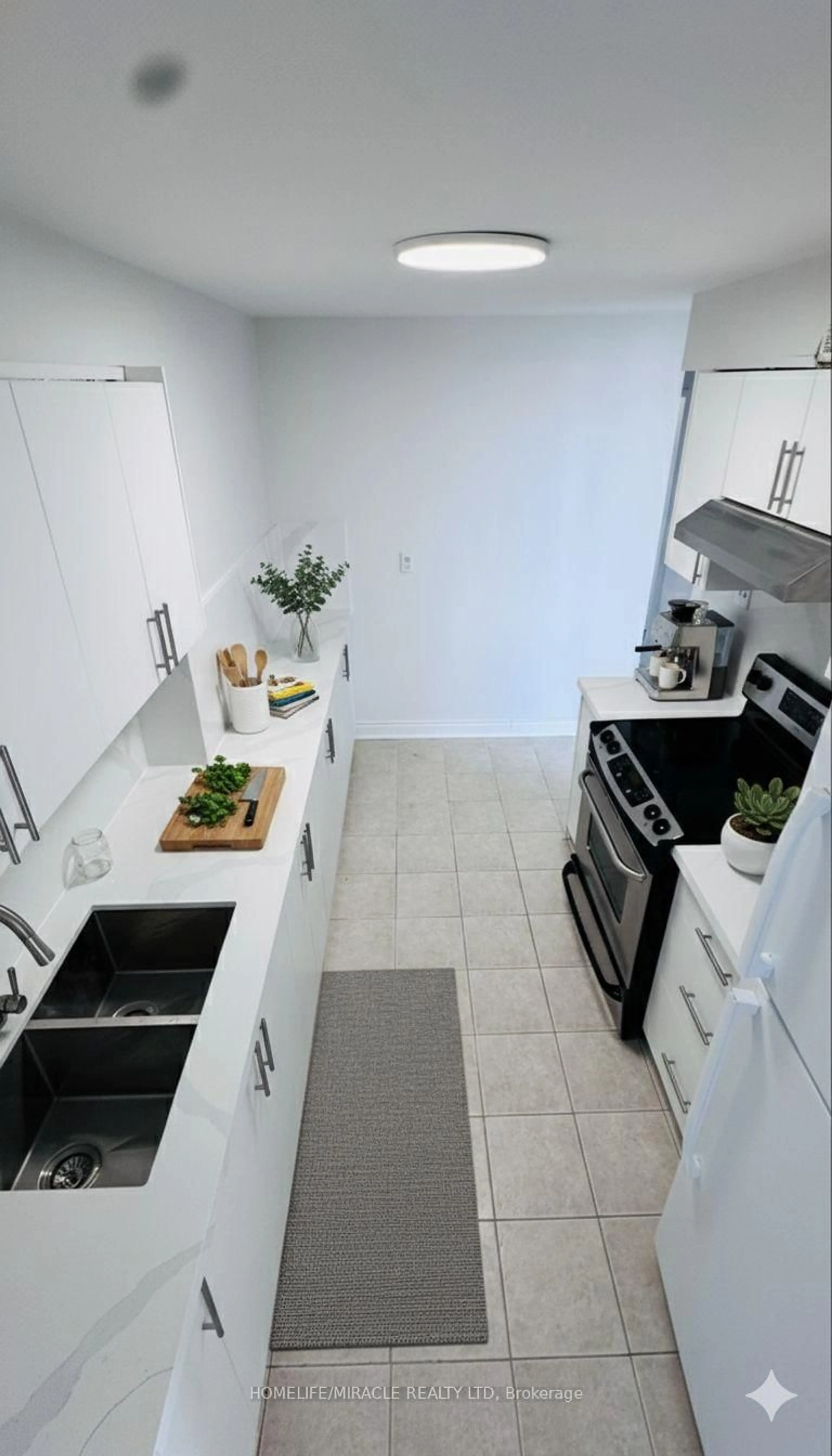 Unknown for 2645 Kipling Ave #307, Toronto Ontario M9V 3S6