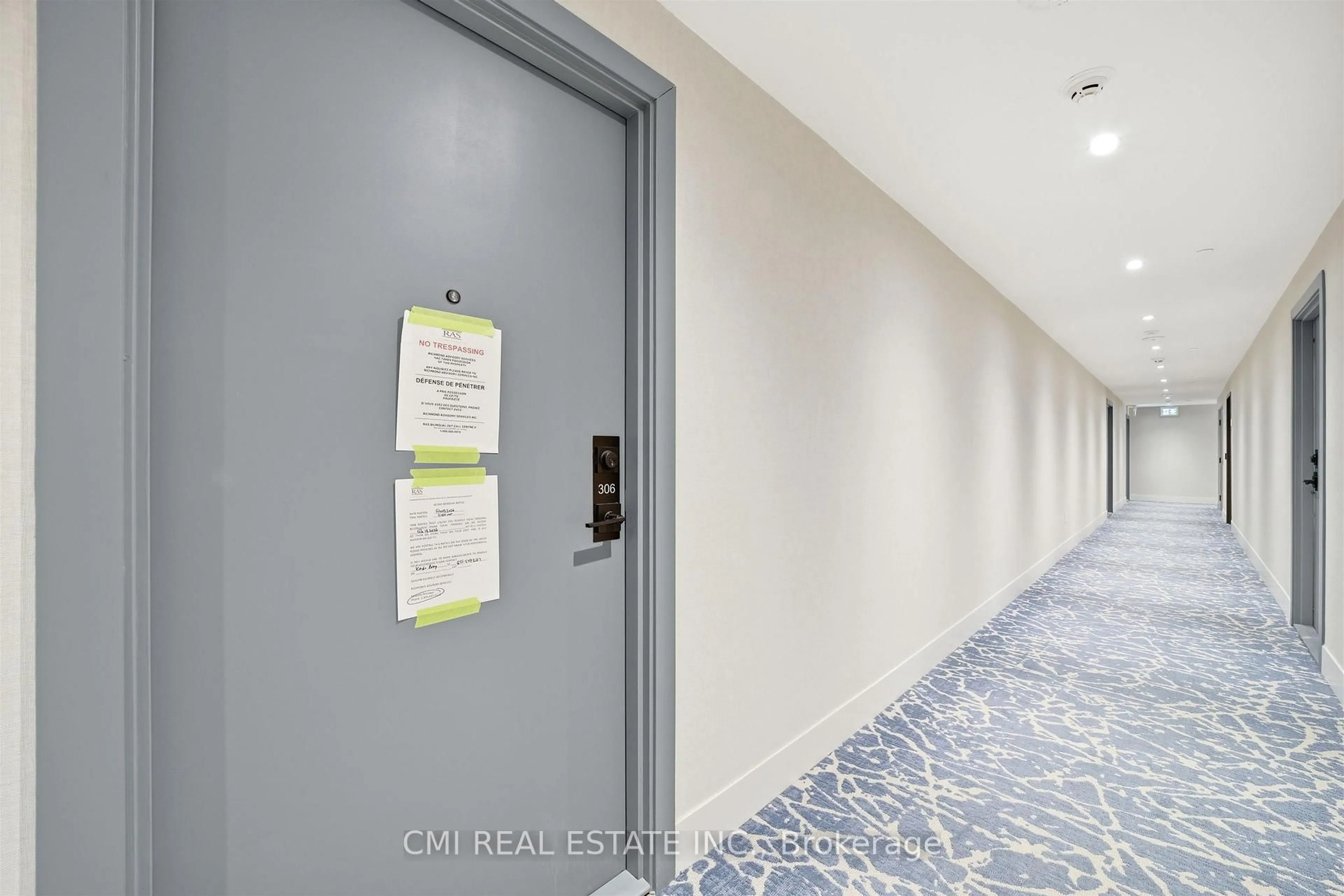 Indoor foyer for 1063 Douglas Mccurdy Common #306, Mississauga Ontario L5G 4B1