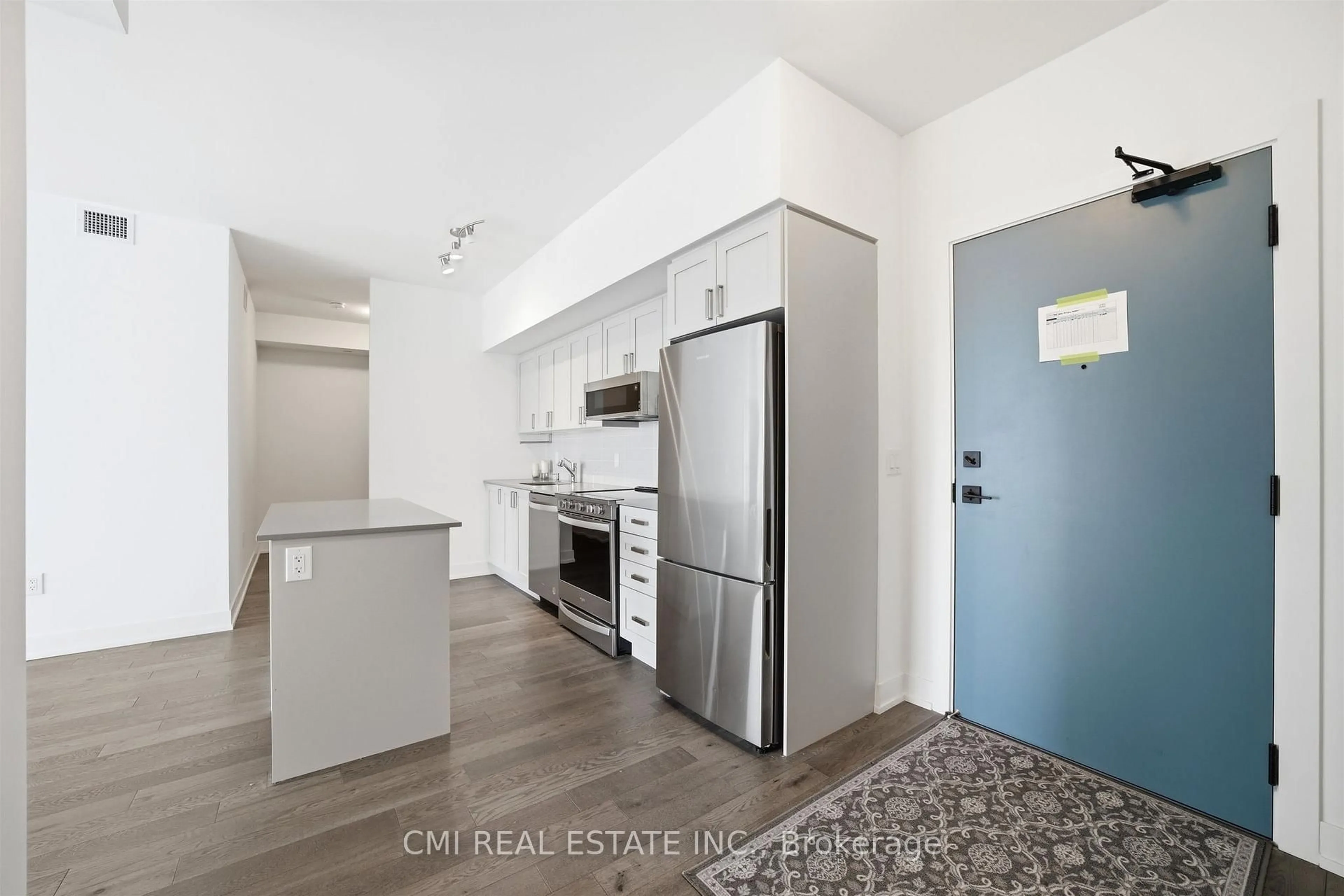 Standard kitchen, unknown for 1063 Douglas Mccurdy Common #306, Mississauga Ontario L5G 4B1