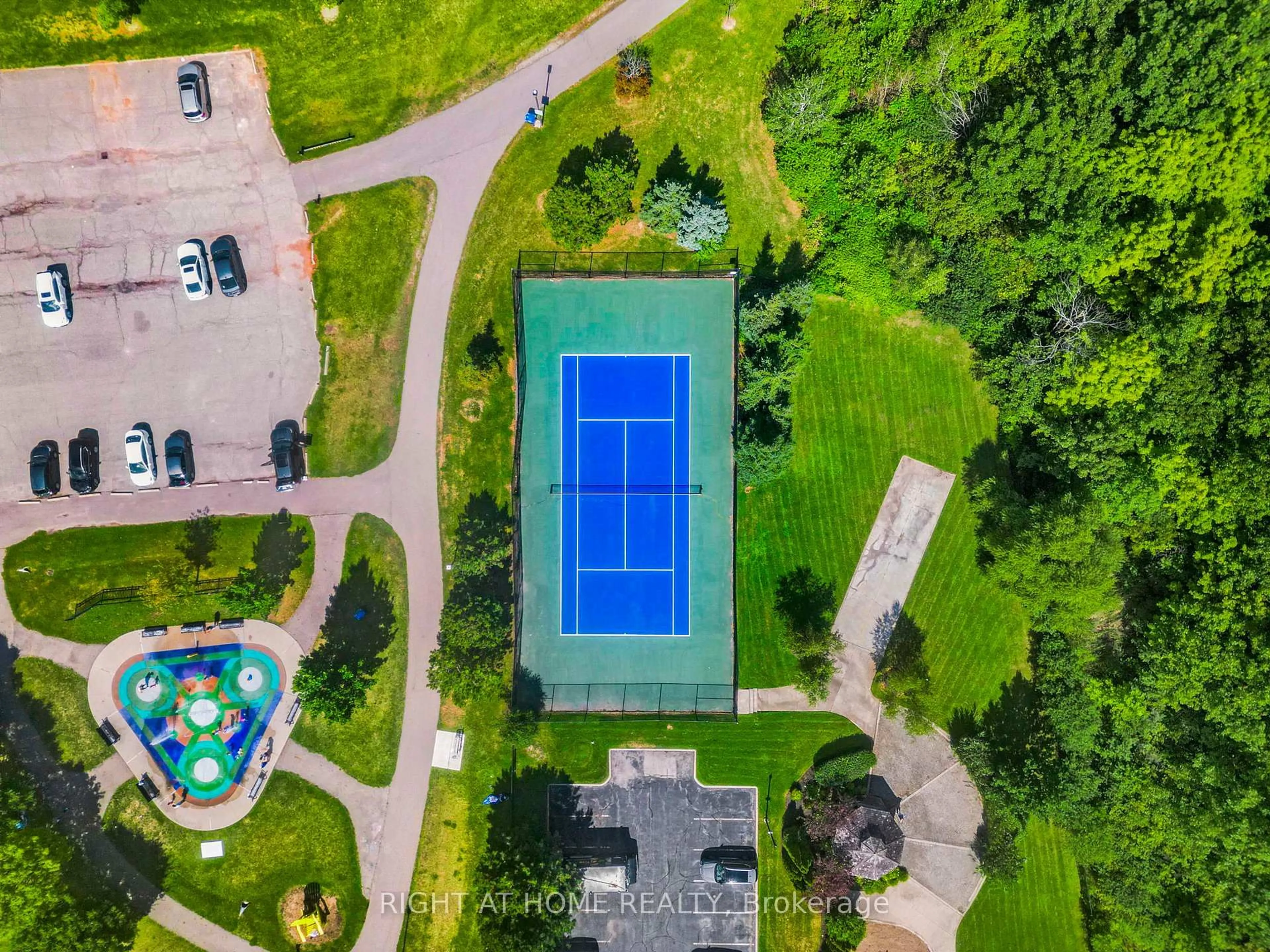 A pic from outside/outdoor area/front of a property/back of a property/a pic from drone, water/lake/river/ocean view for 2545 Erin Centre Blvd #1611, Mississauga Ontario L5M 6Z9