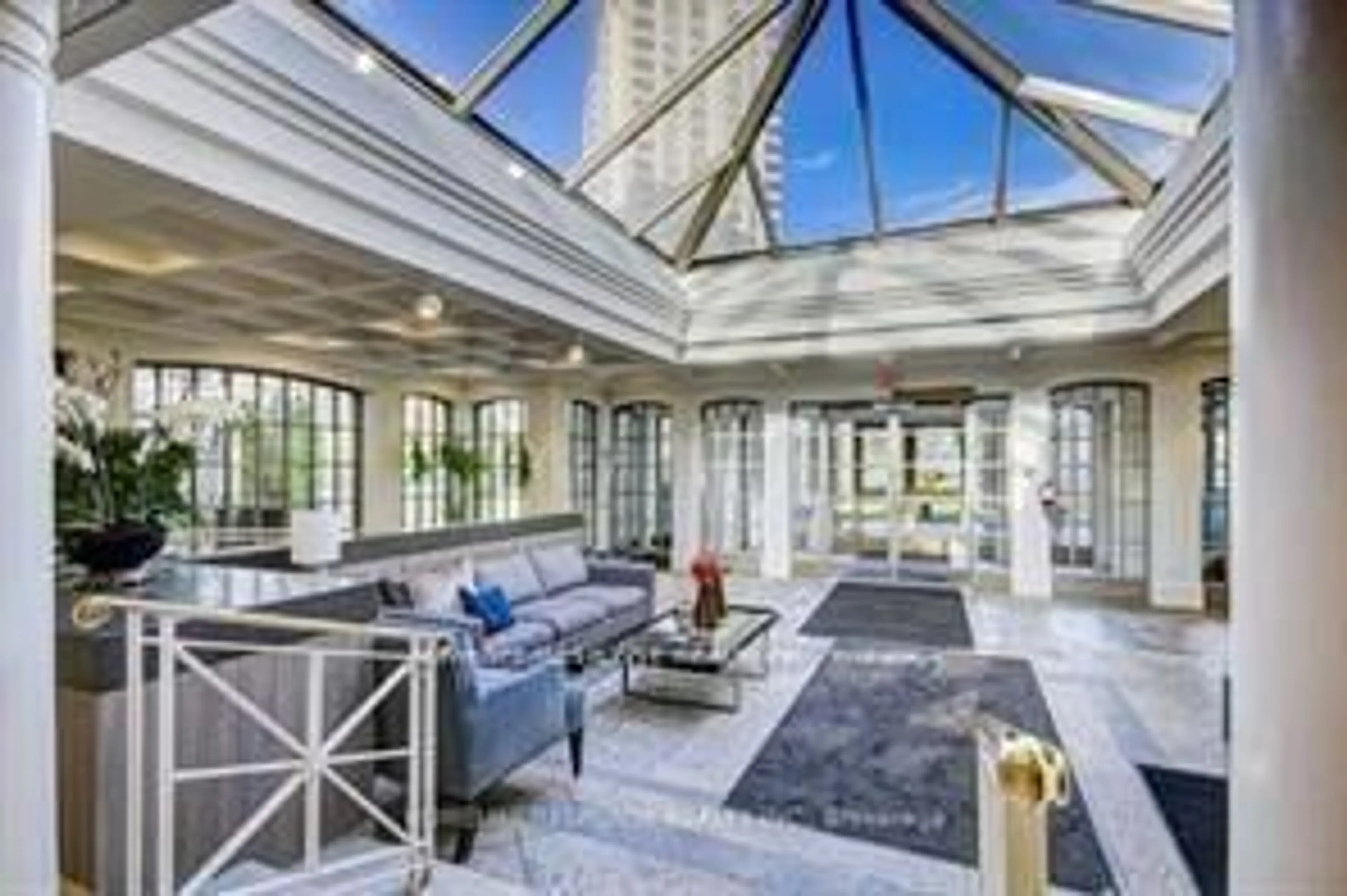 Indoor foyer for 55 Kingsbridge  Garden Circ #1600, Mississauga Ontario L5R 1Y1