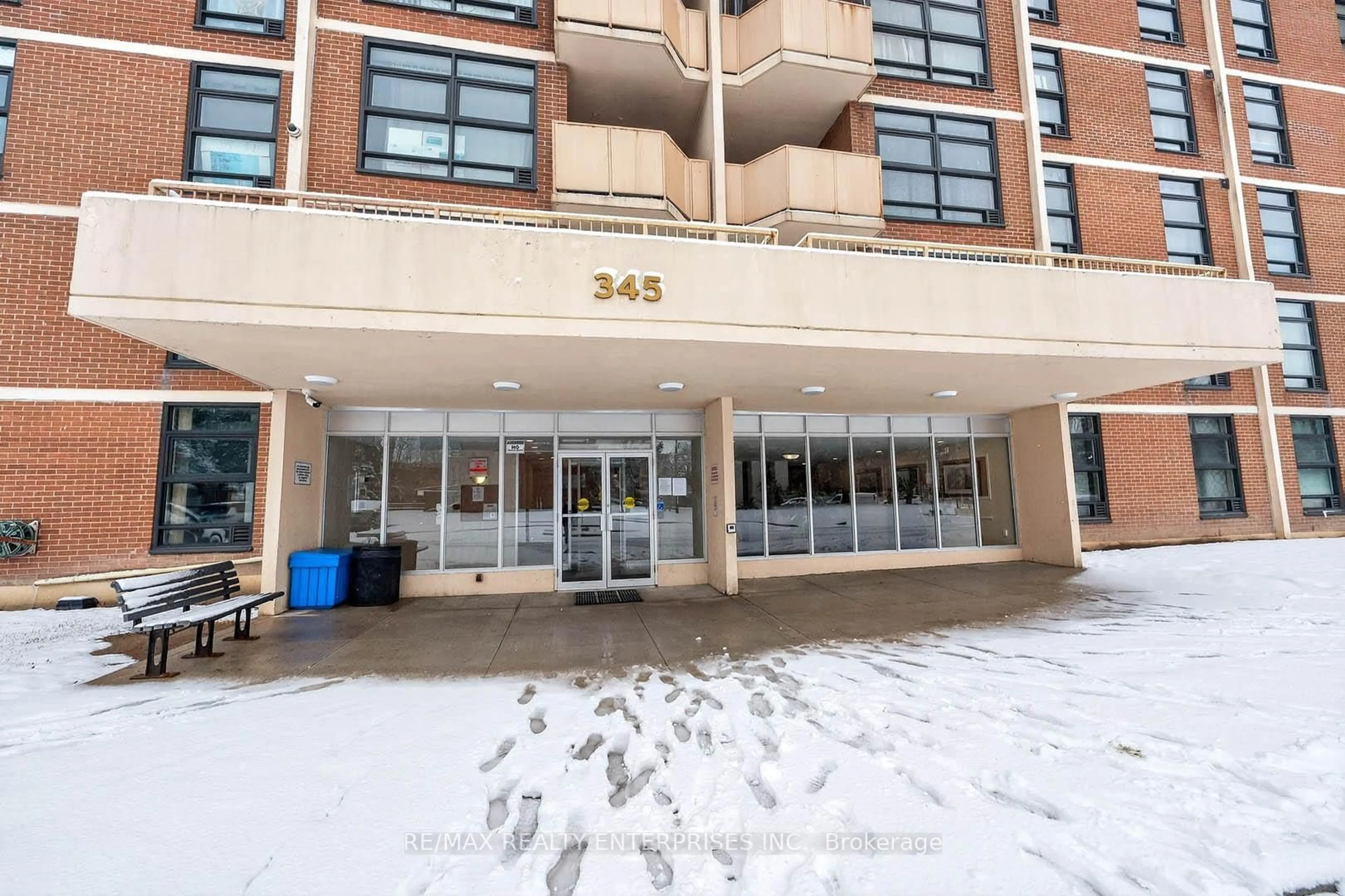 Indoor foyer for 345 Driftwood Ave #504, Toronto Ontario M3N 2P4