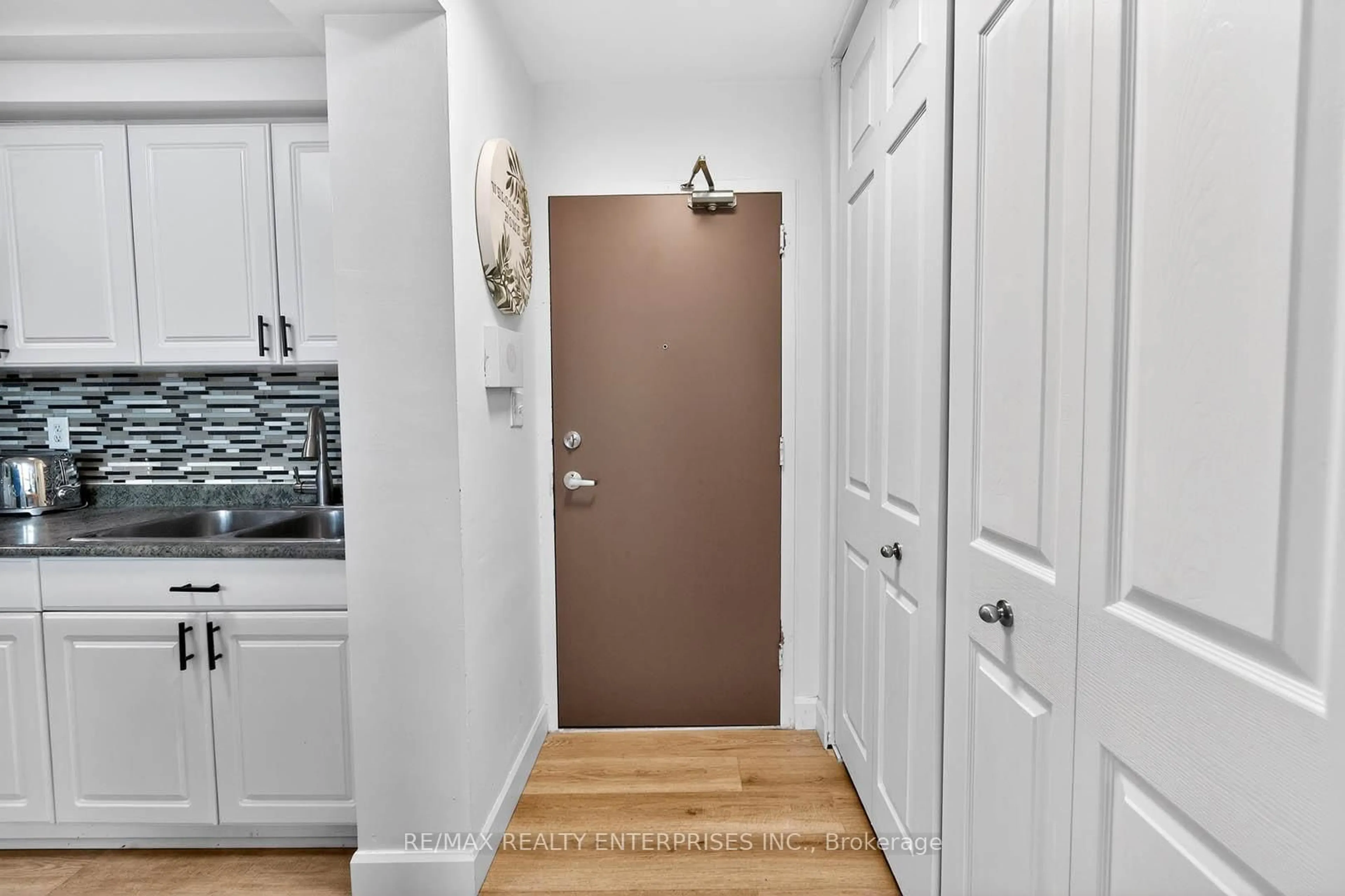 Indoor entryway for 345 Driftwood Ave #504, Toronto Ontario M3N 2P4