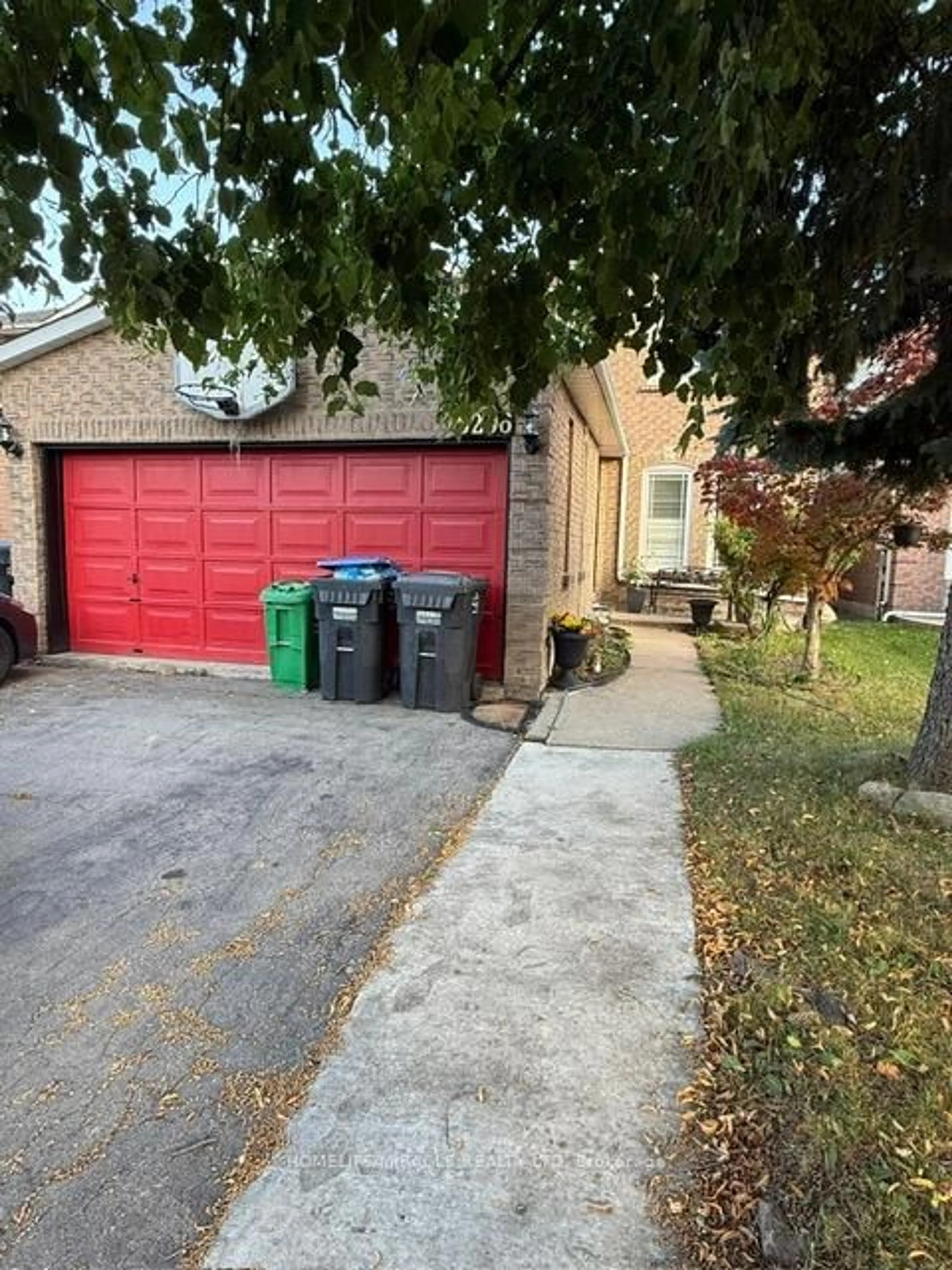 Unknown for 6296 Prairie Circ, Mississauga Ontario L5N 5Y7