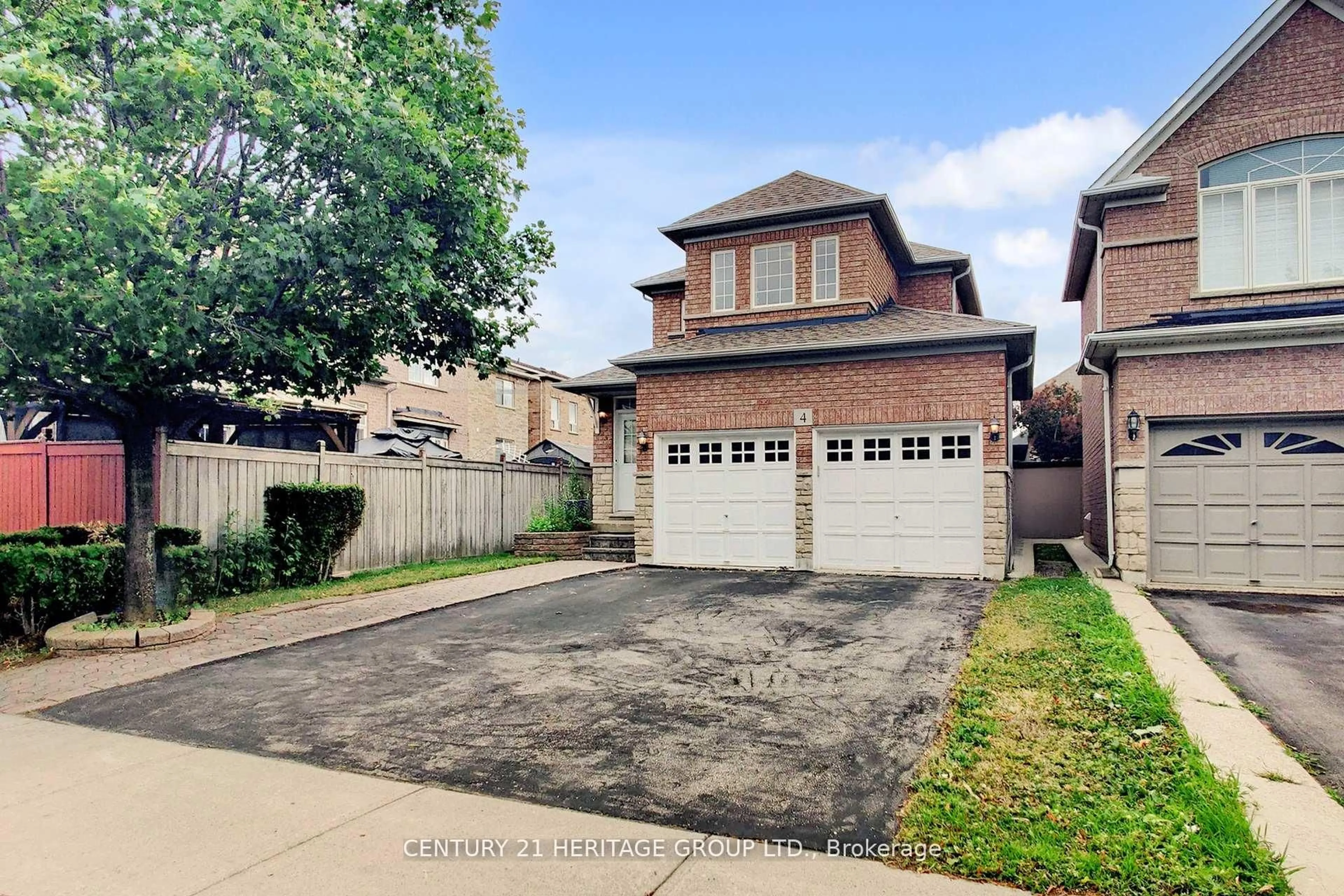 Home with brick exterior material, street for 4 Sunnyvale Gate, Brampton Ontario L6S 6J3