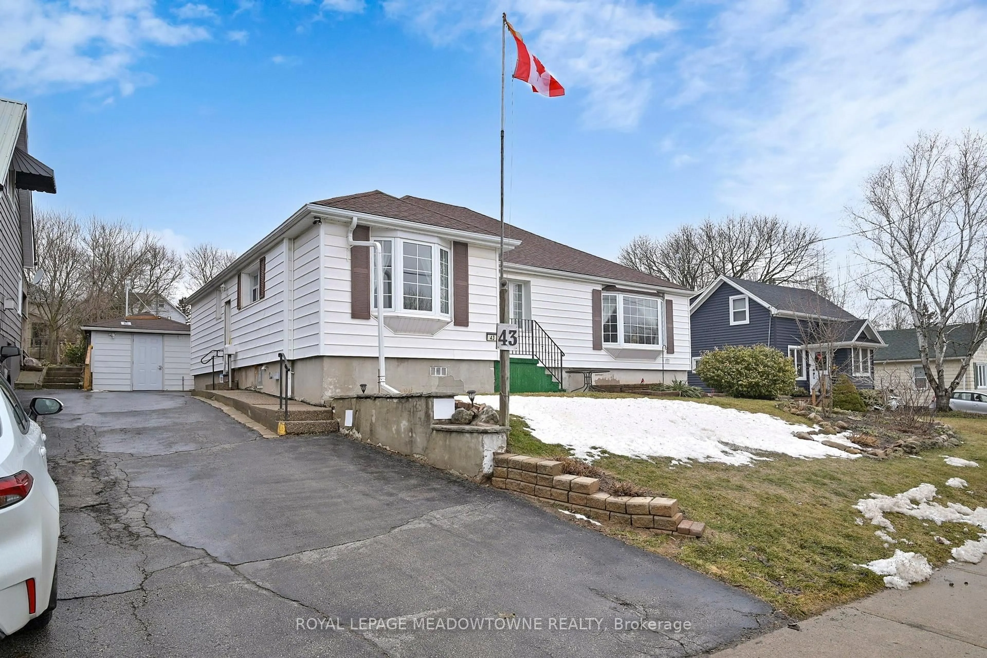 Unknown for 43 Cobblehill Rd, Halton Hills Ontario L7J 1P1