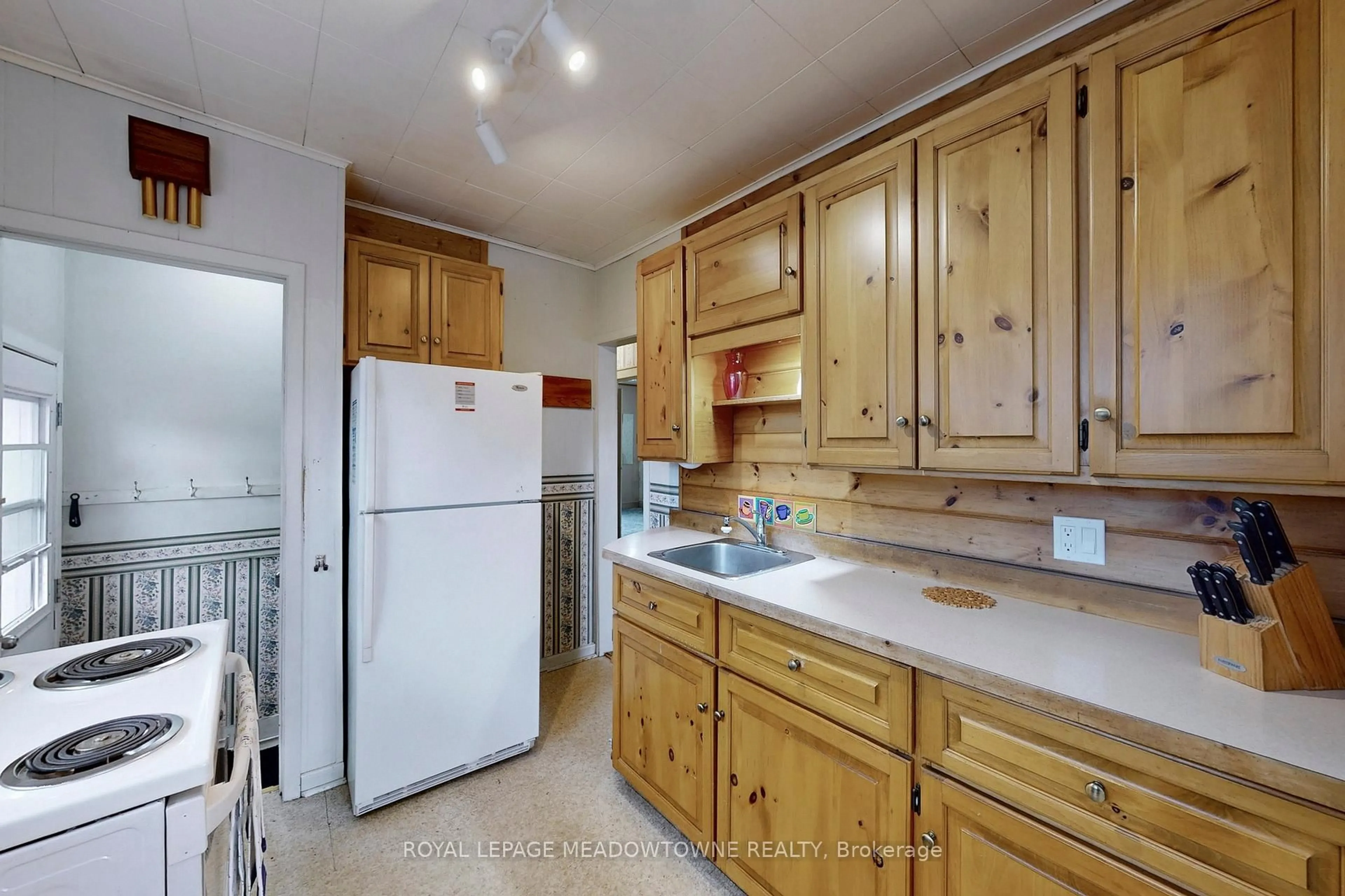 Unknown for 43 Cobblehill Rd, Halton Hills Ontario L7J 1P1