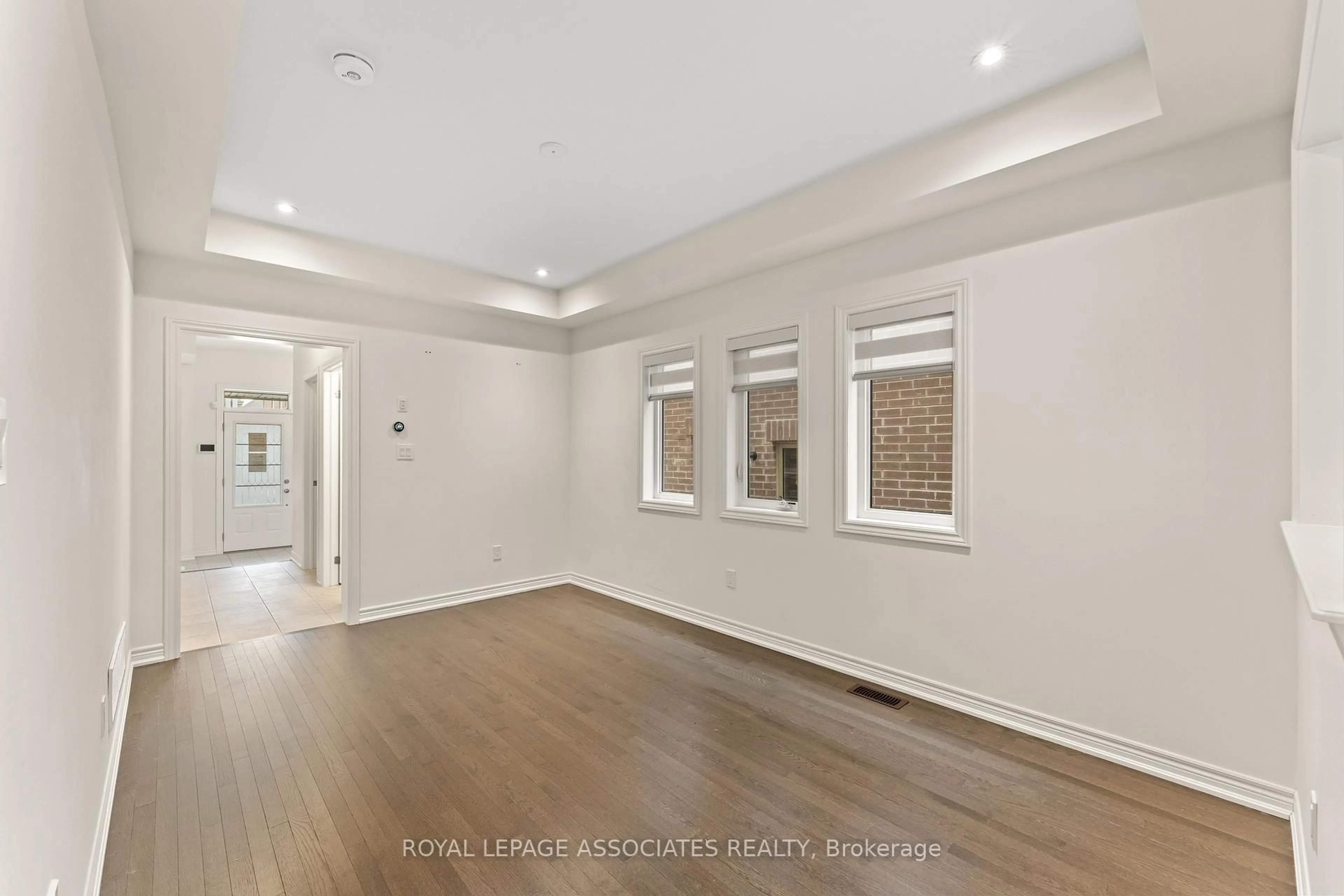 A pic of a room for 3909 Koenig Rd, Burlington Ontario L7M 0Z9