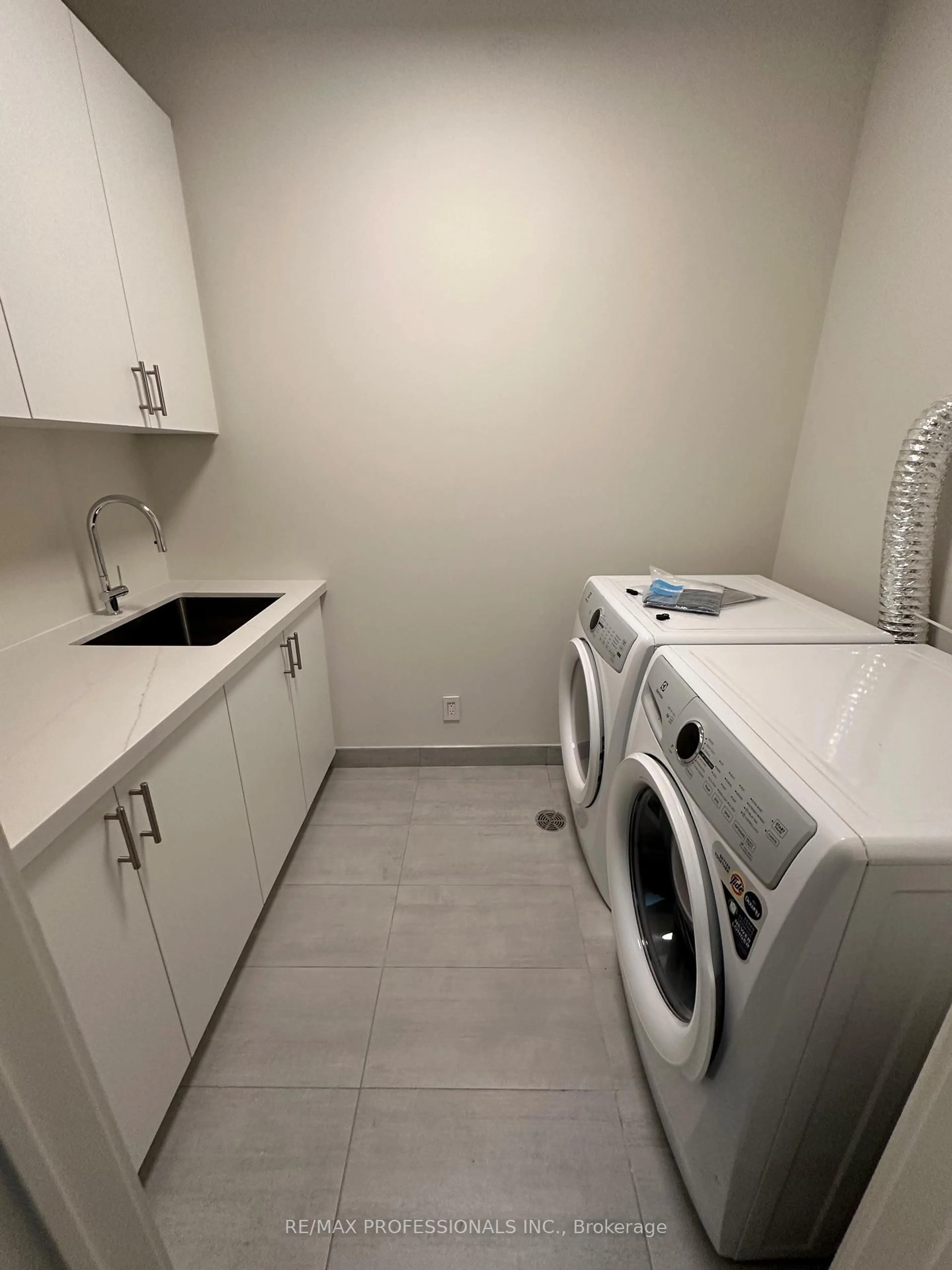 Laundry room for 123 Maurice Dr #410, Oakville Ontario L6K 2W6