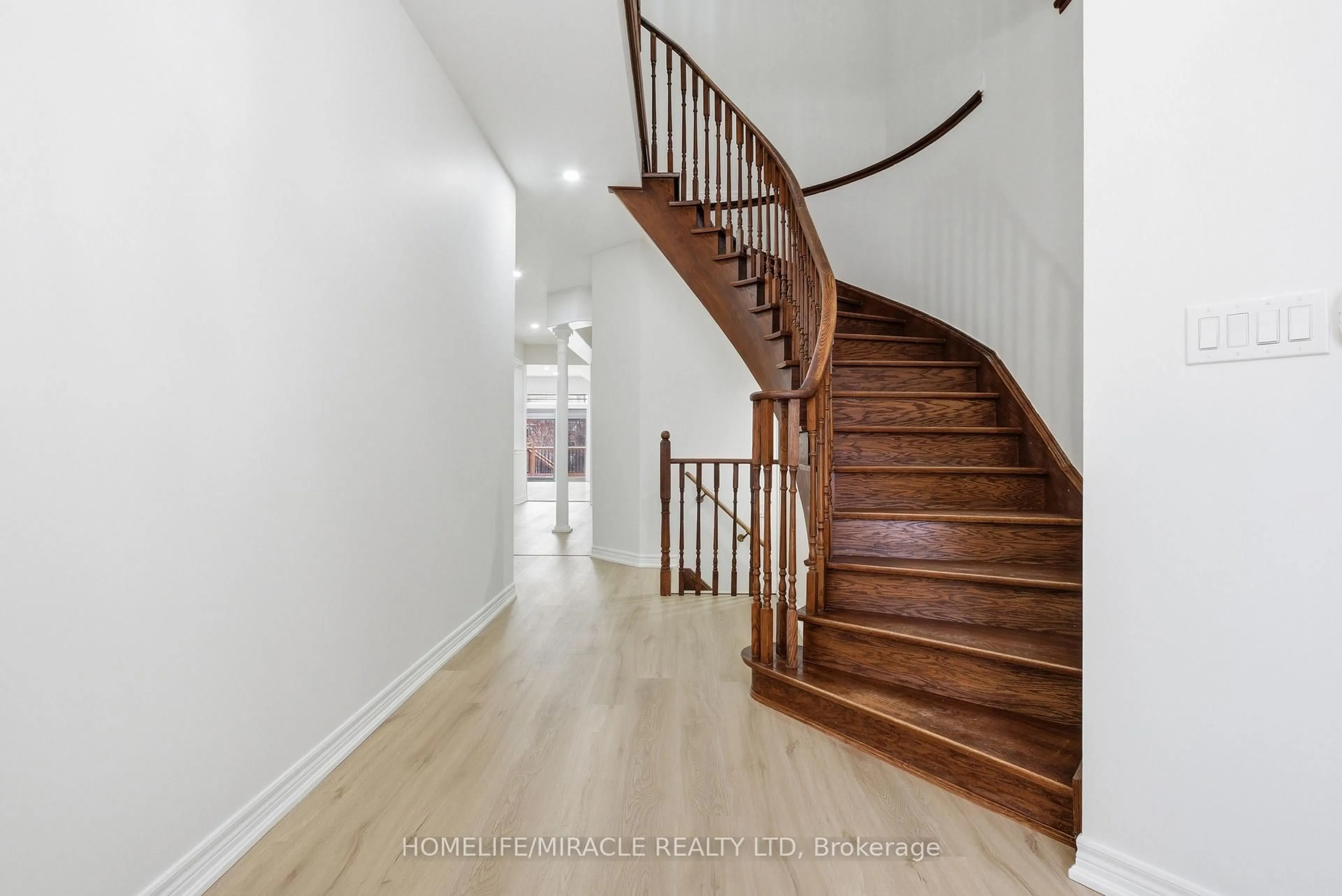 Stairs for 71 Skyvalley Dr, Brampton Ontario L6P 3B7