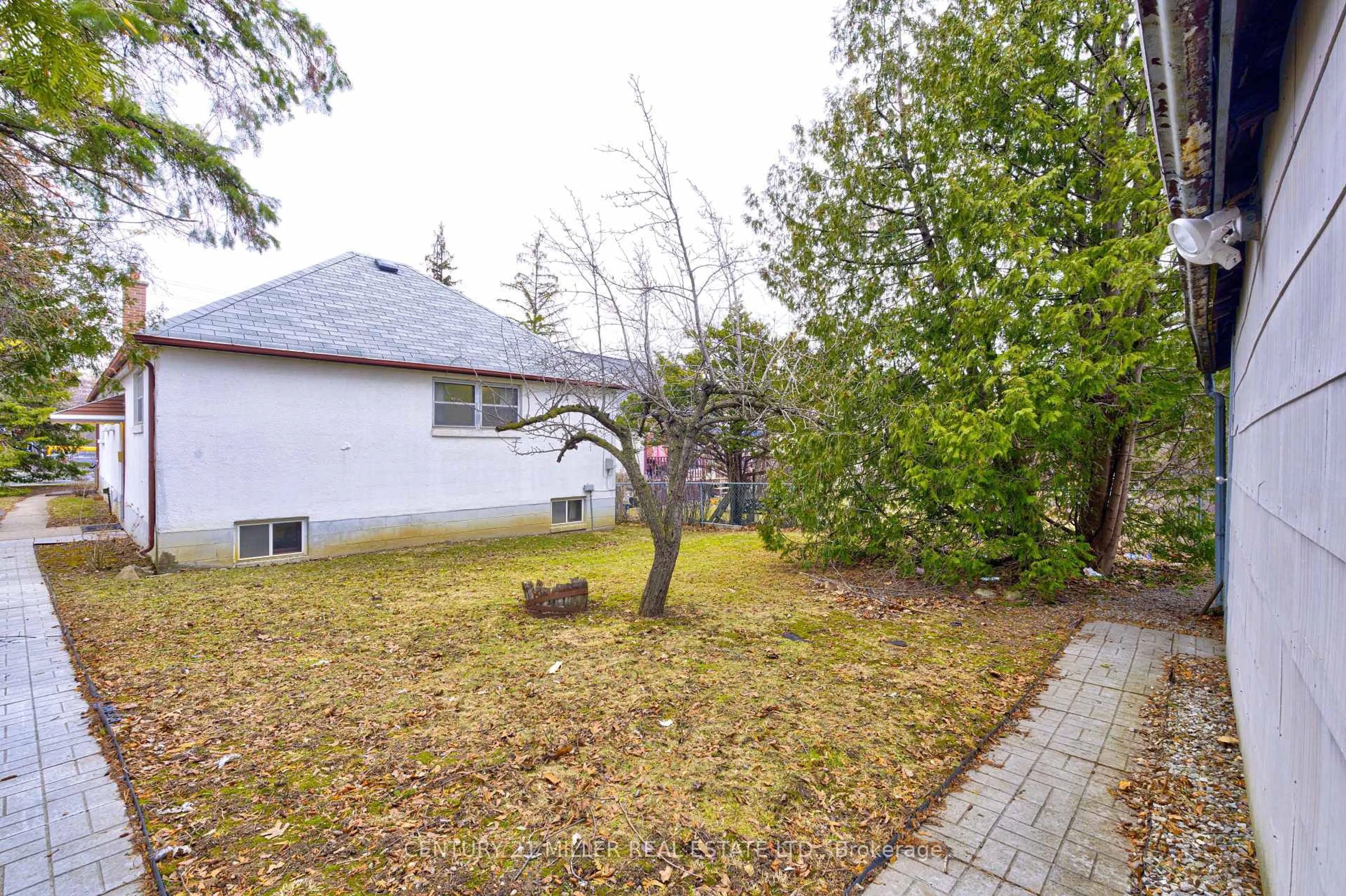 Patio, street for 21 Dixon Rd, Toronto Ontario M9P 2K9