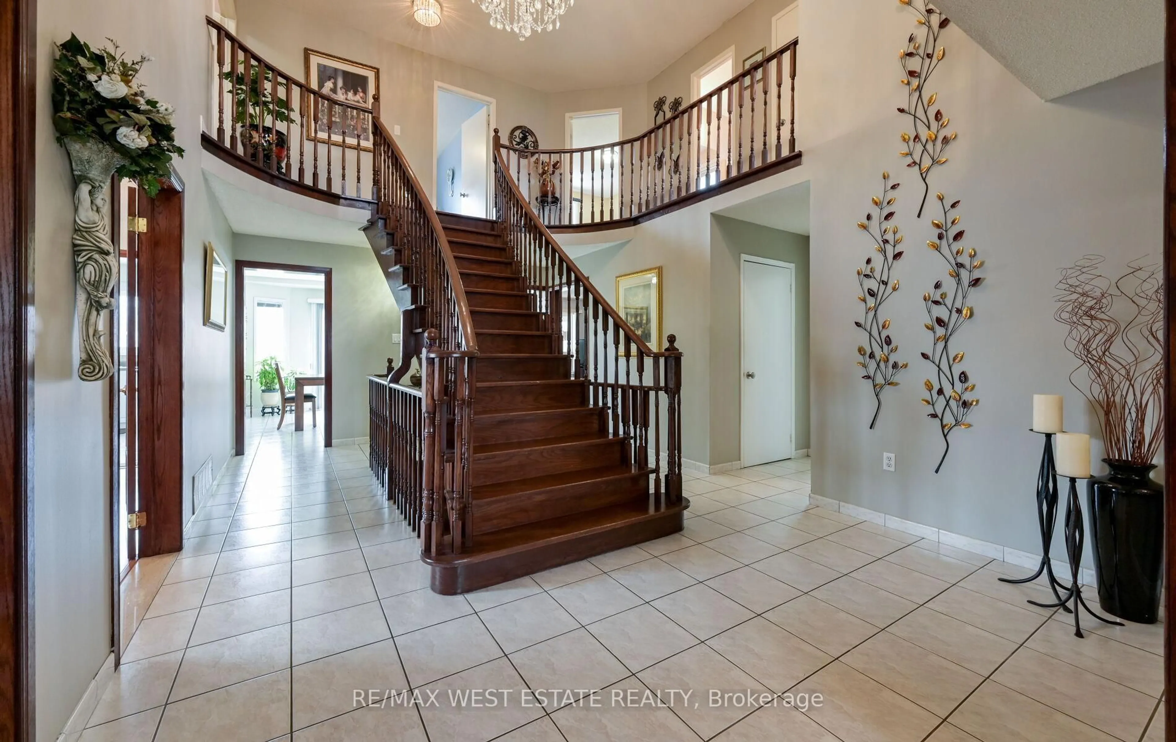 Unknown for 100 Hinchley Wood Grve, Brampton Ontario L6V 4J1