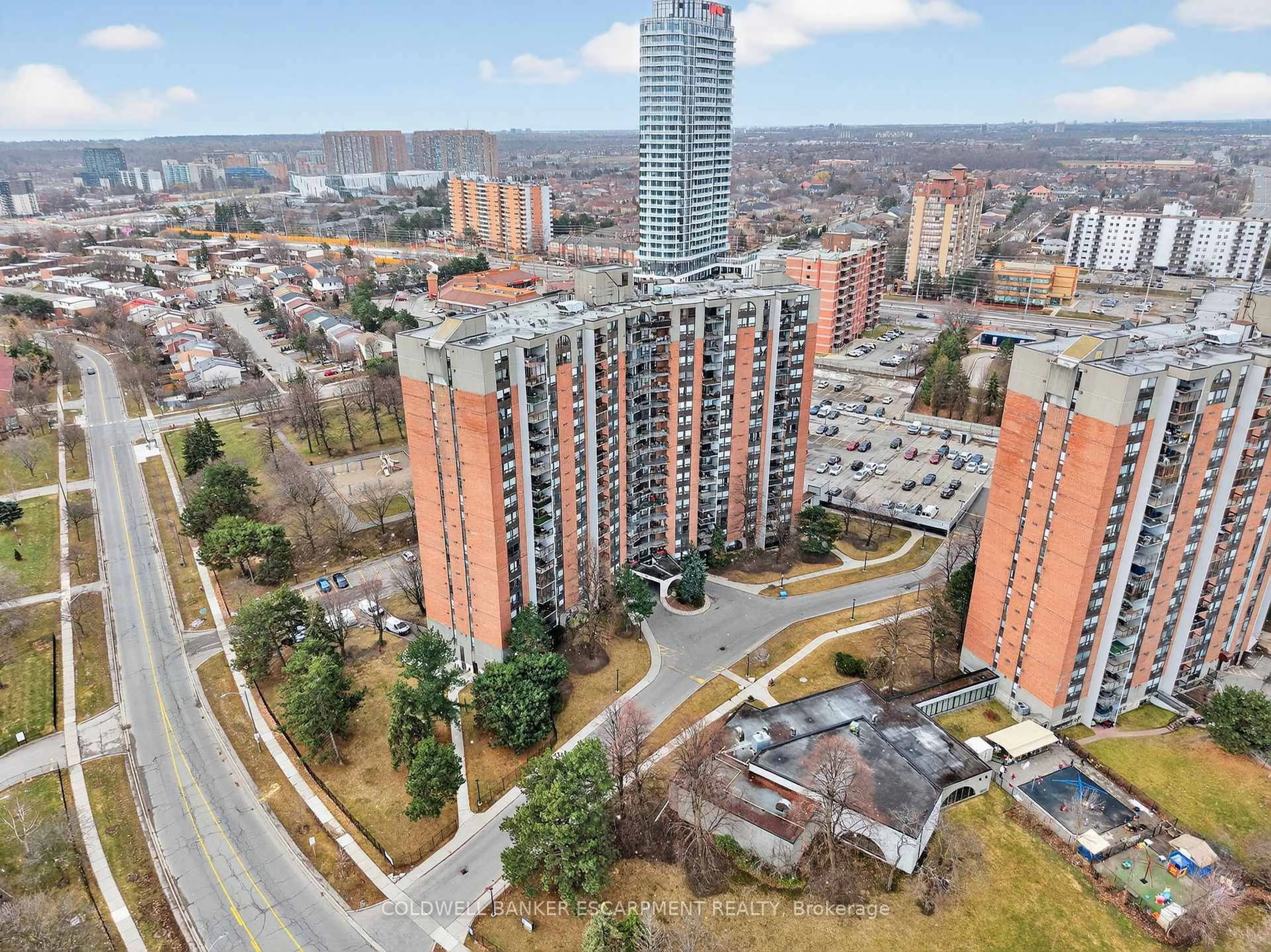 A pic from outside/outdoor area/front of a property/back of a property/a pic from drone, city buildings view from balcony for 50 Mississauga Valley Blvd #1314, Mississauga Ontario L5A 3S2