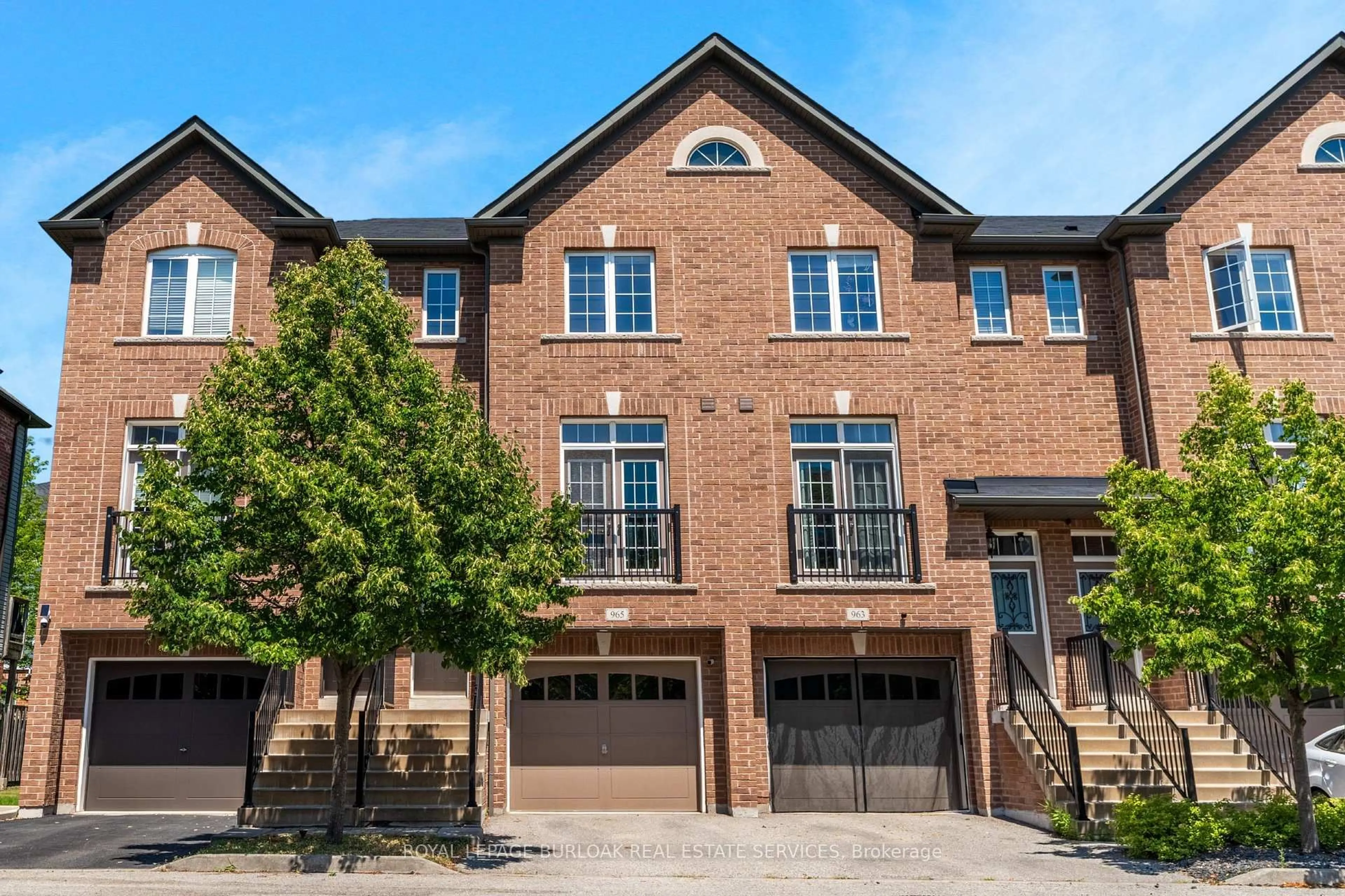 Home with brick exterior material, street for 965 Reimer Common, Burlington Ontario L7R 0C8