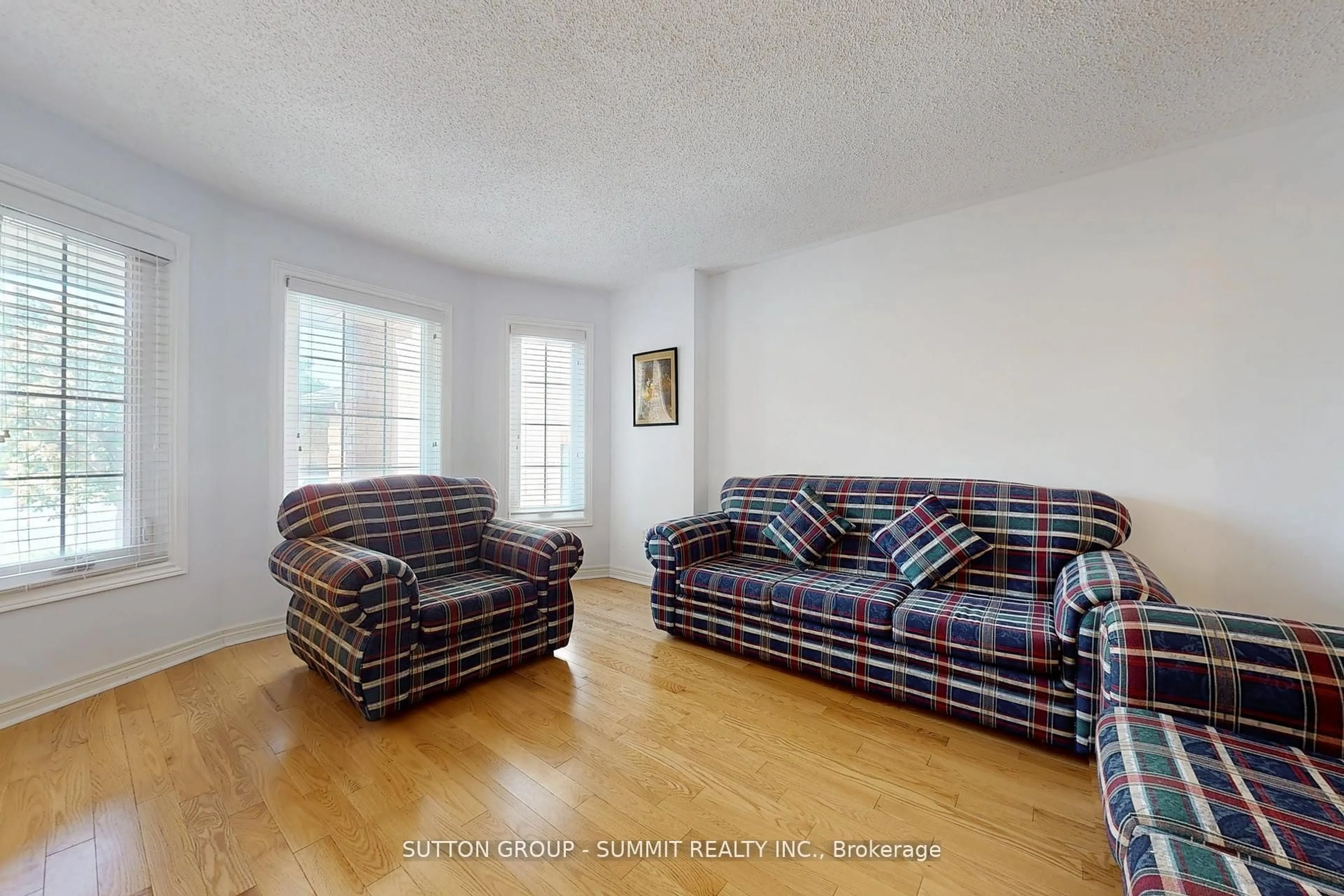 Living room with furniture, unknown for 5525 Fleur-De-Lis, Mississauga Ontario L5R 2Z6