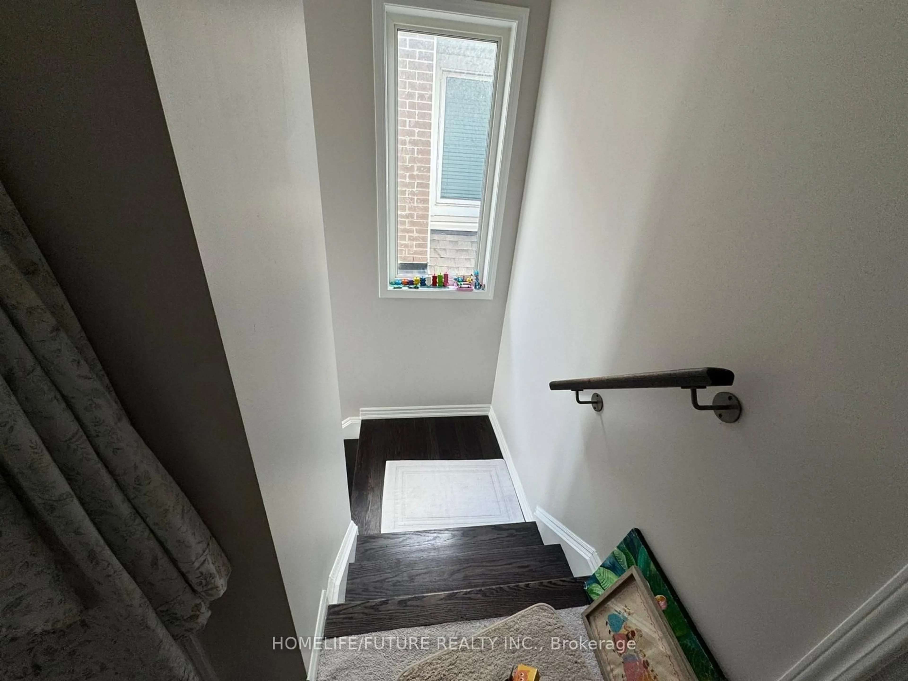 Stairs for 143 Yates Dr, Milton Ontario L9E 1S7