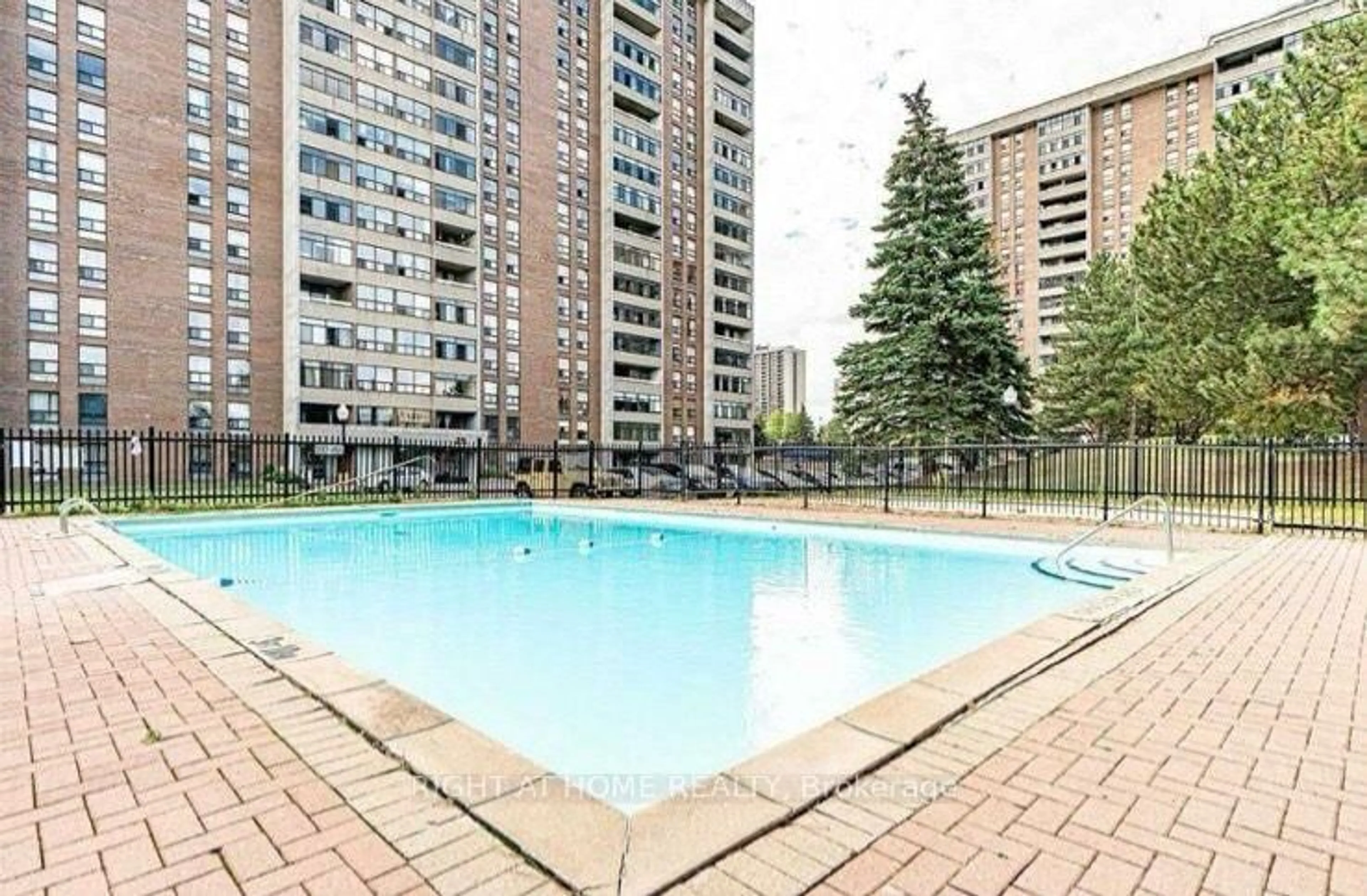 Pool for 25 Kensington Rd #1912, Brampton Ontario L6T 3W8