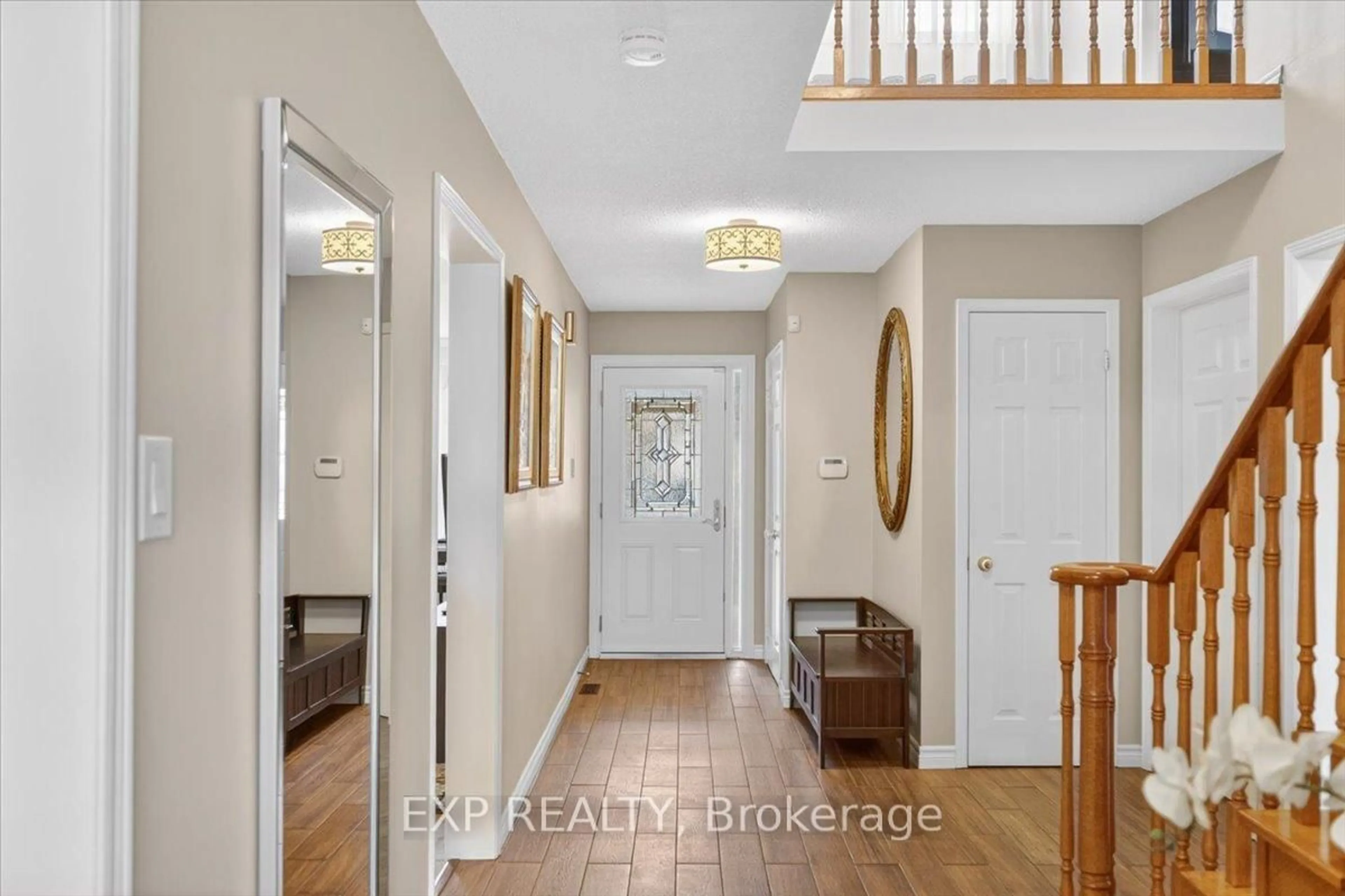 Indoor entryway for 3440 Redmond Rd, Mississauga Ontario L5B 3S5