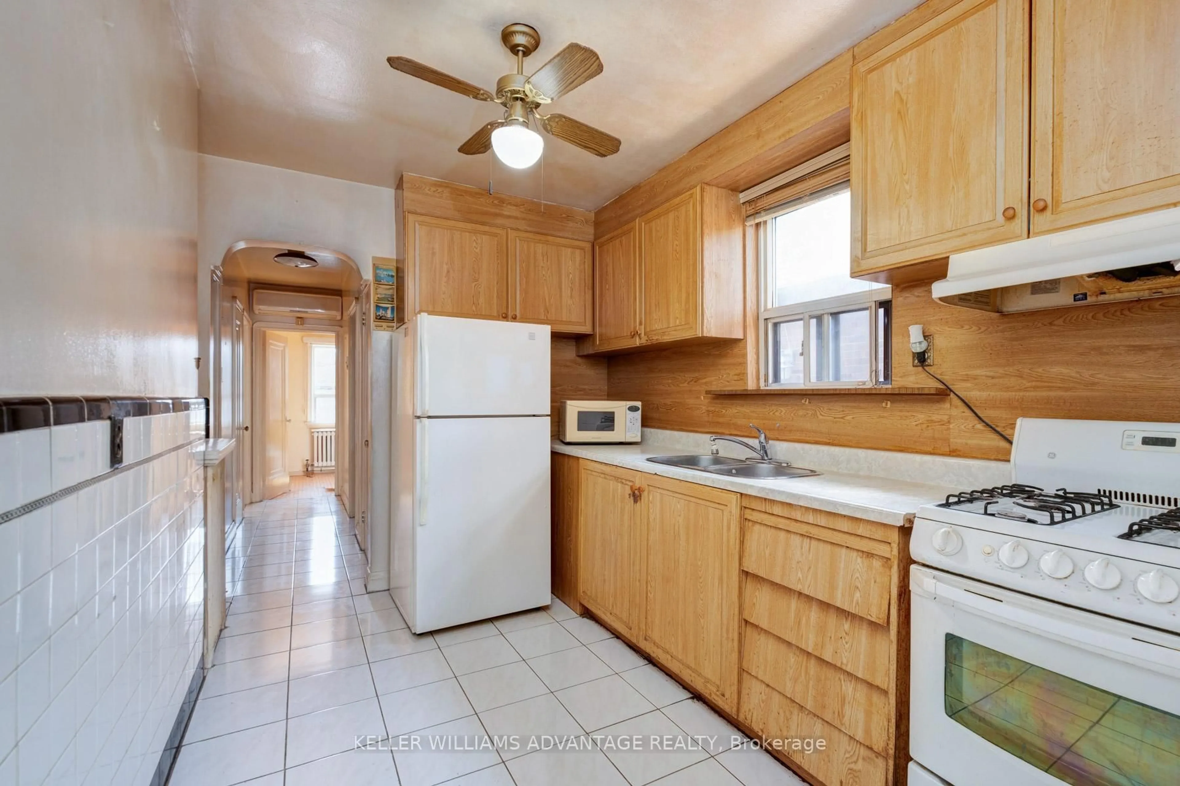 Standard kitchen, unknown for 365 WHITMORE Ave, Toronto Ontario M6E 2N5