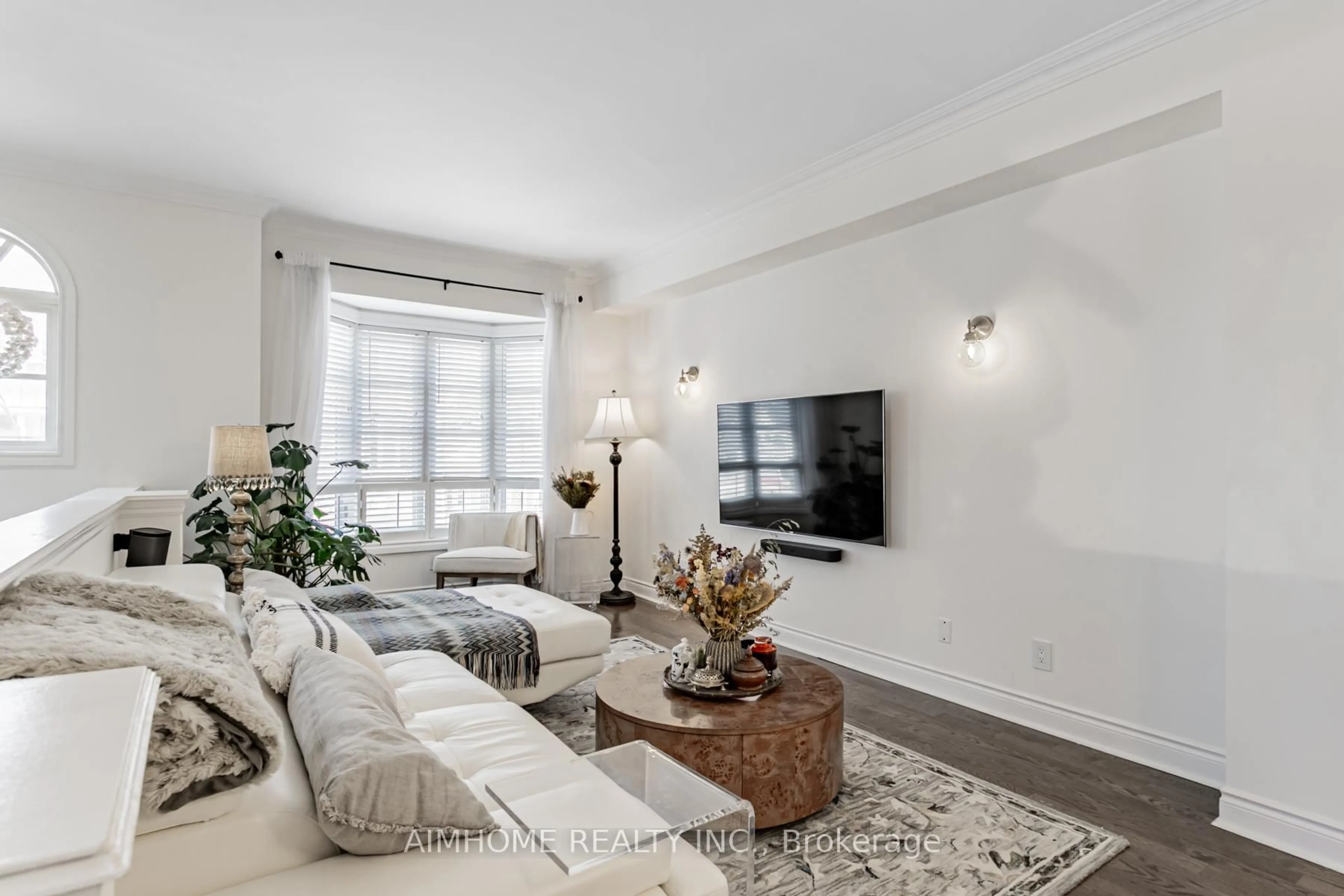 Living room with furniture, unknown for 2 Brownstone Lane, Toronto Ontario M8X 2Z6