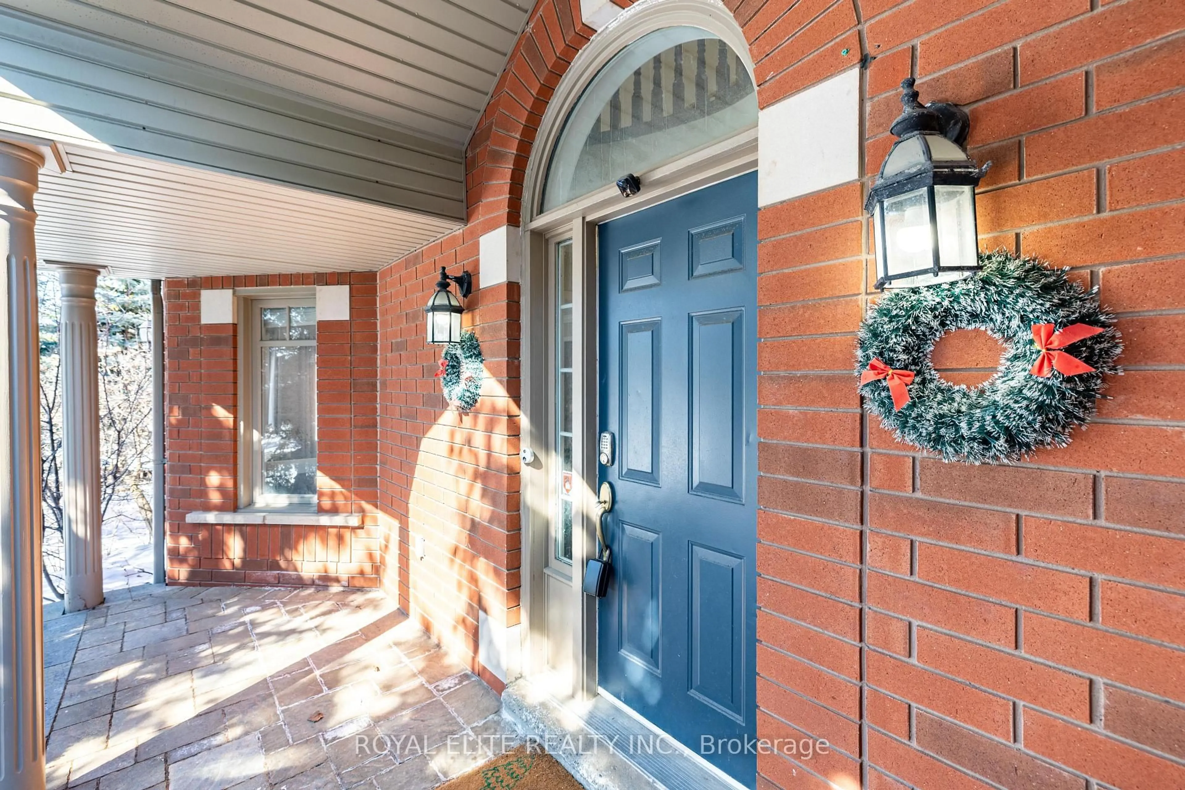 Indoor entryway for 2979 Picton Pl, Mississauga Ontario L5M 5S7