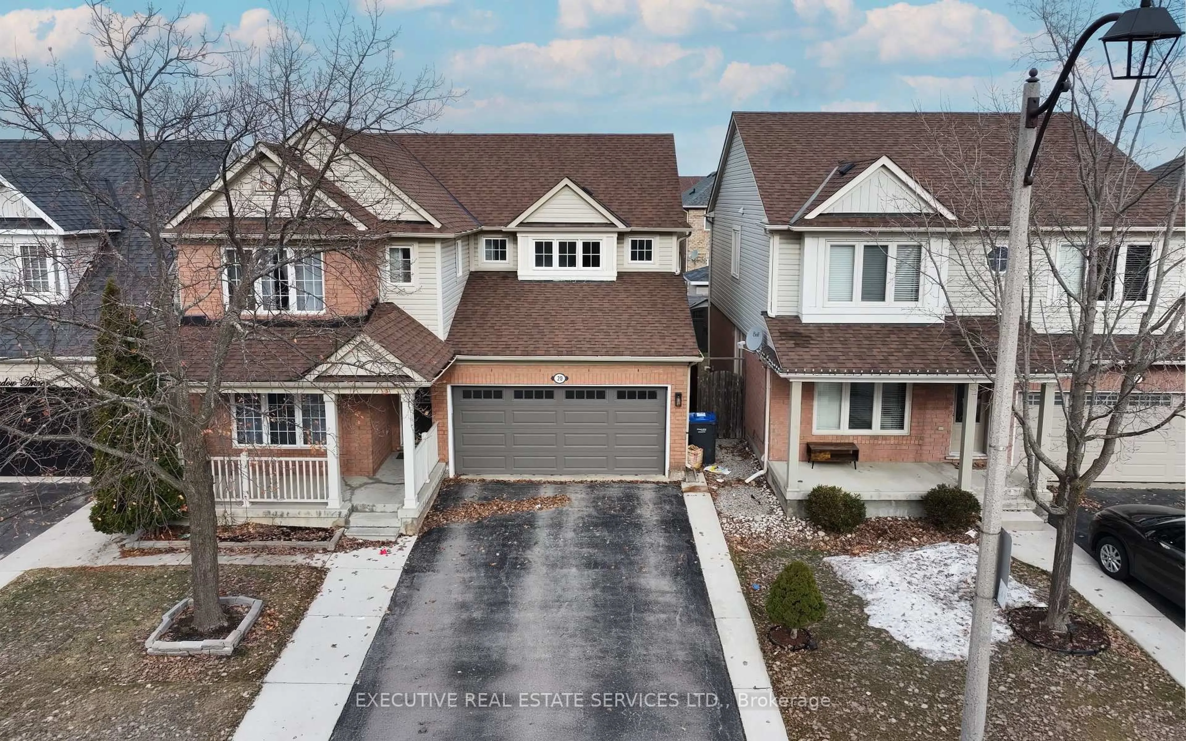 A pic from outside/outdoor area/front of a property/back of a property/a pic from drone, street for 20 Wetmeadow Dr, Brampton Ontario L7A 2T6