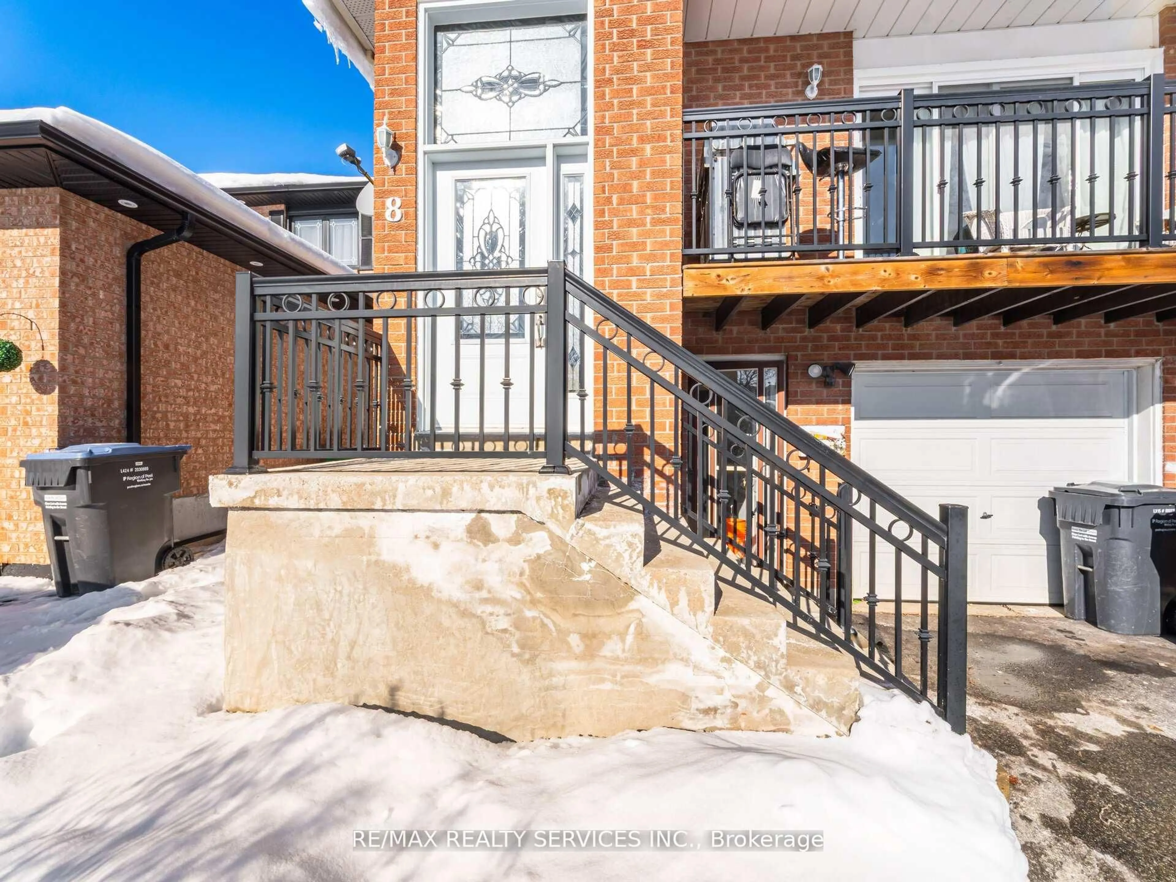 Unknown for 8 Deerpark Cres, Brampton Ontario L6X 2T7