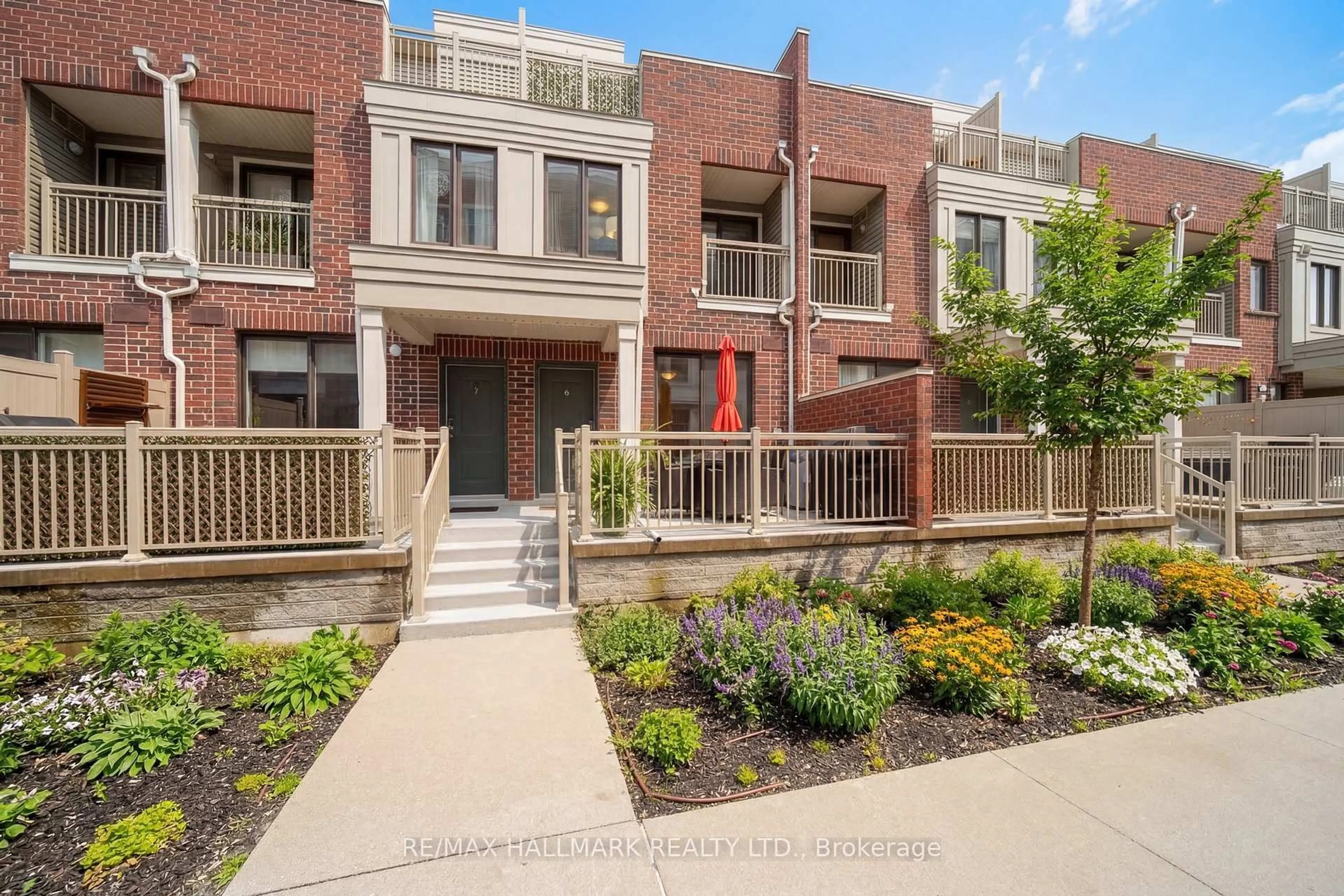 Home with brick exterior material, street for 135 Long Branch Ave #6, Toronto Ontario M8W 0A9