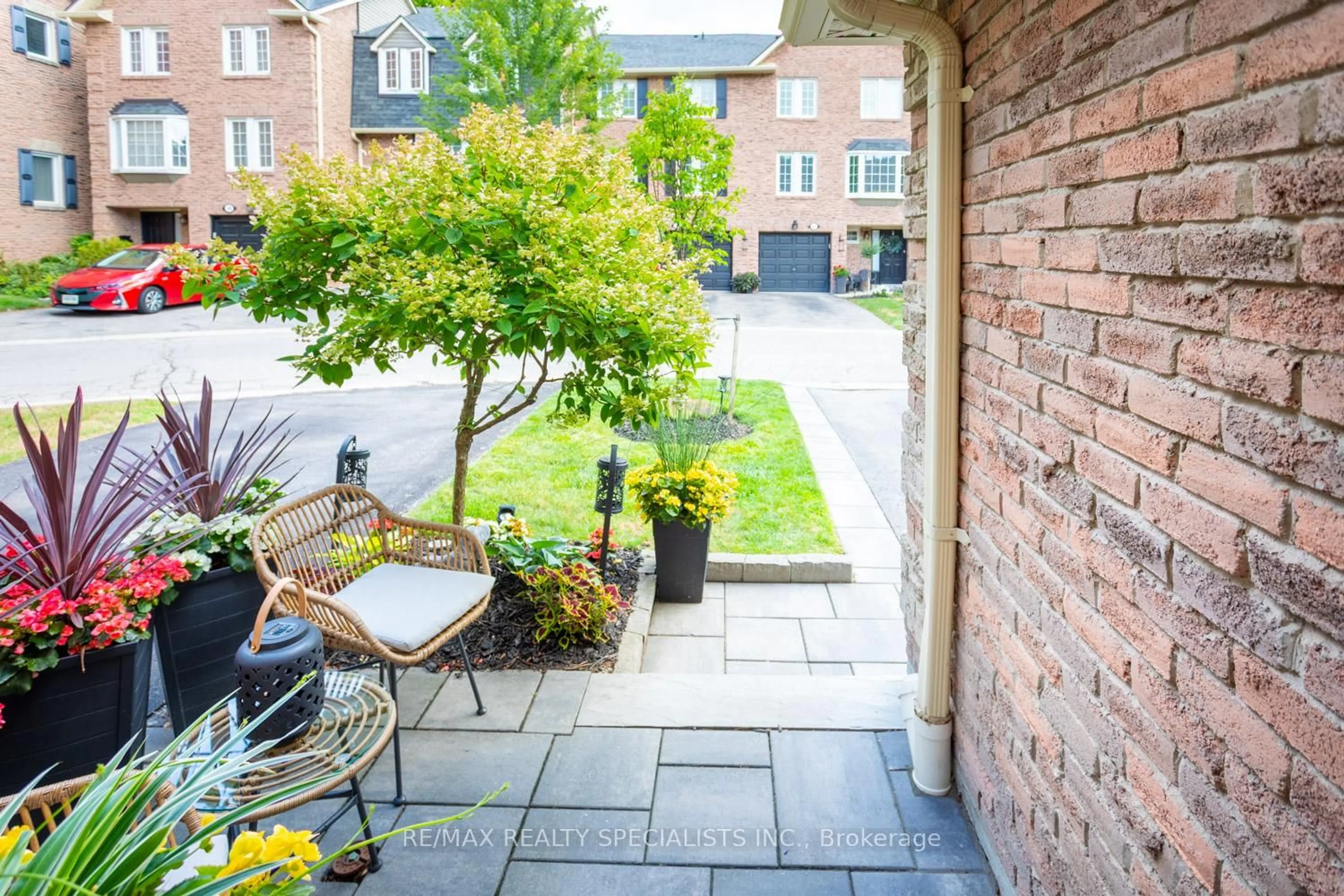 Patio, street for 2766 Folkway Dr #67, Mississauga Ontario L5L 3M3