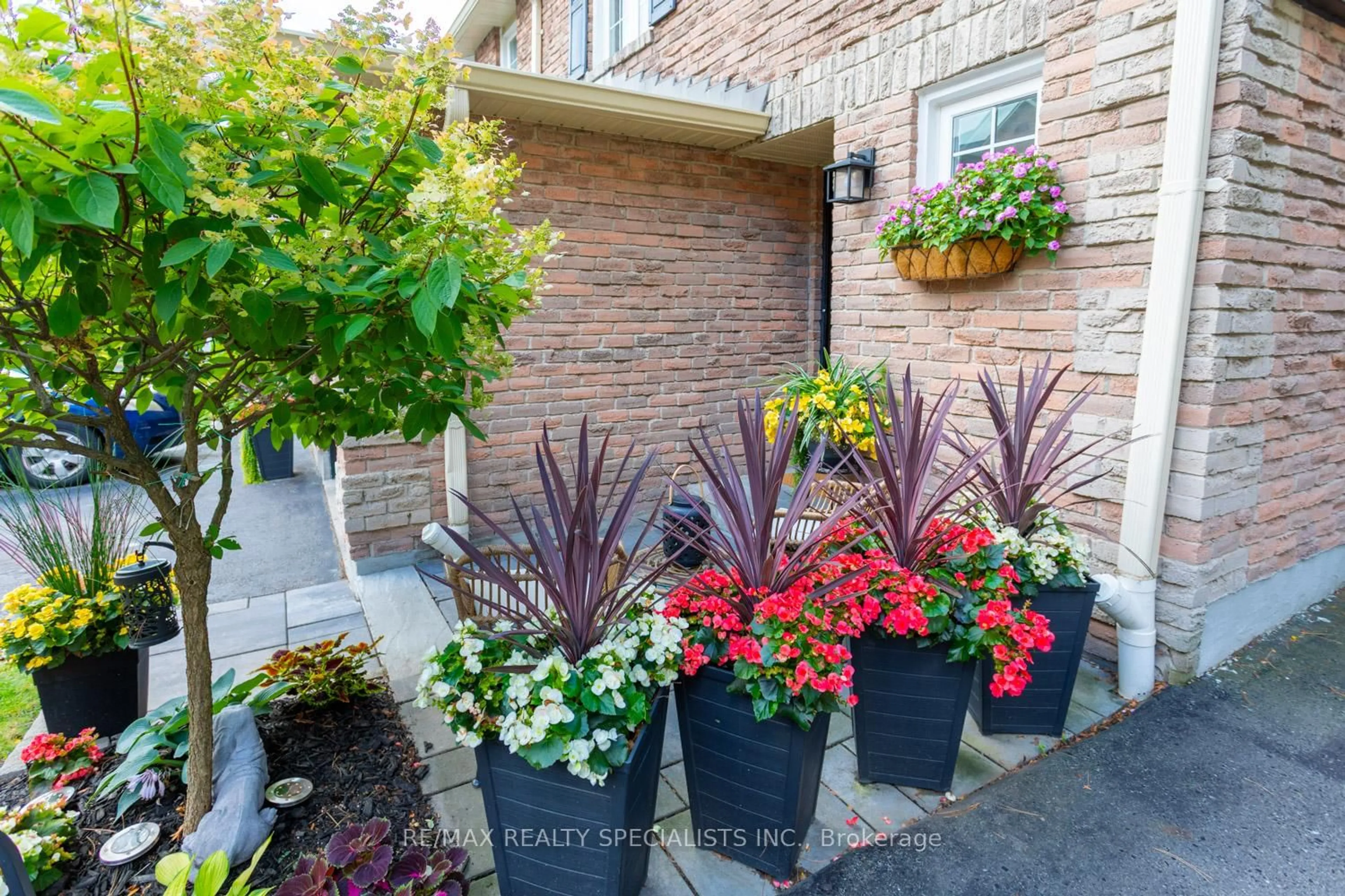 Patio, street for 2766 Folkway Dr #67, Mississauga Ontario L5L 3M3