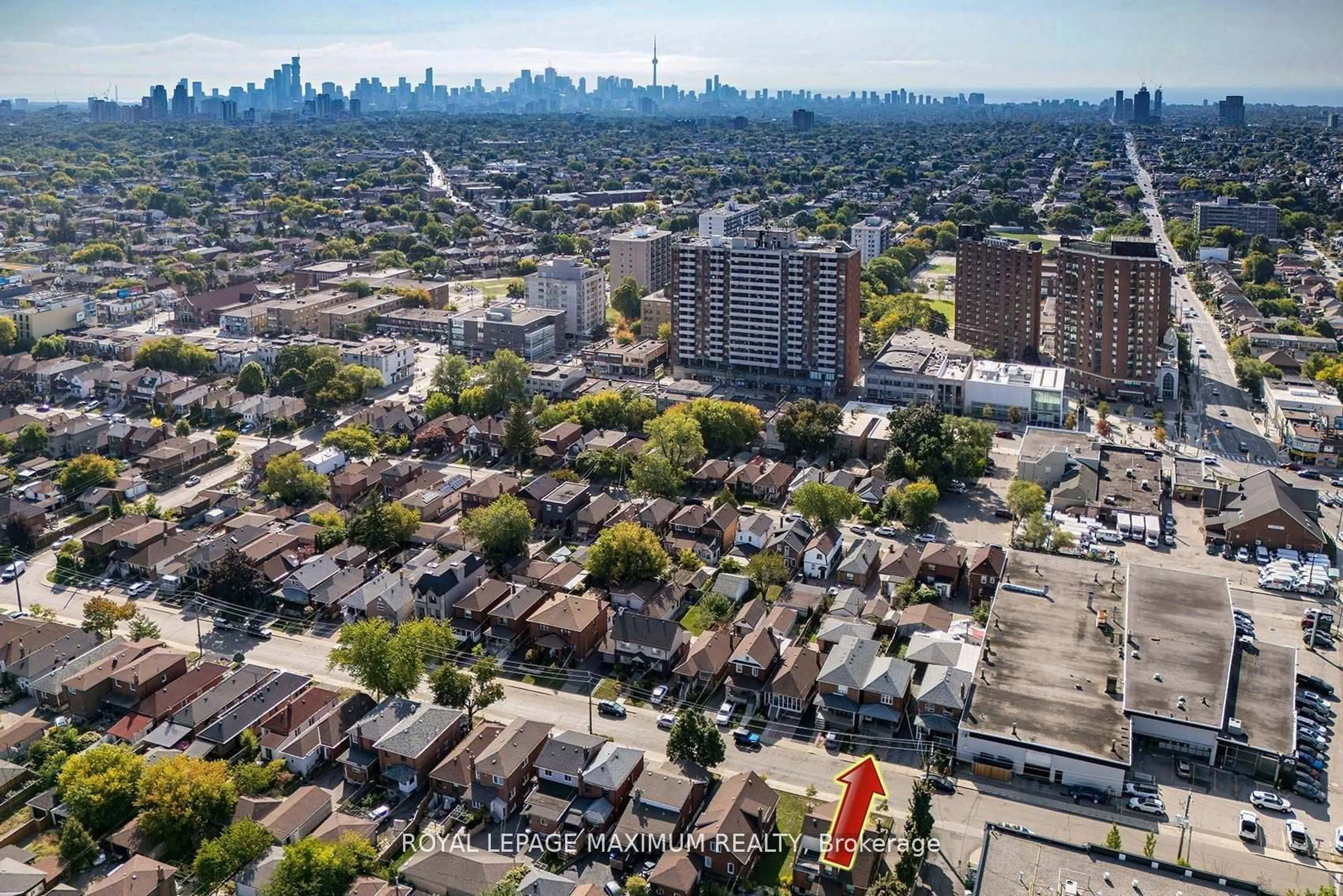A pic from outside/outdoor area/front of a property/back of a property/a pic from drone, city buildings view from balcony for 245 Belgravia Ave, Toronto Ontario M6E 2M9