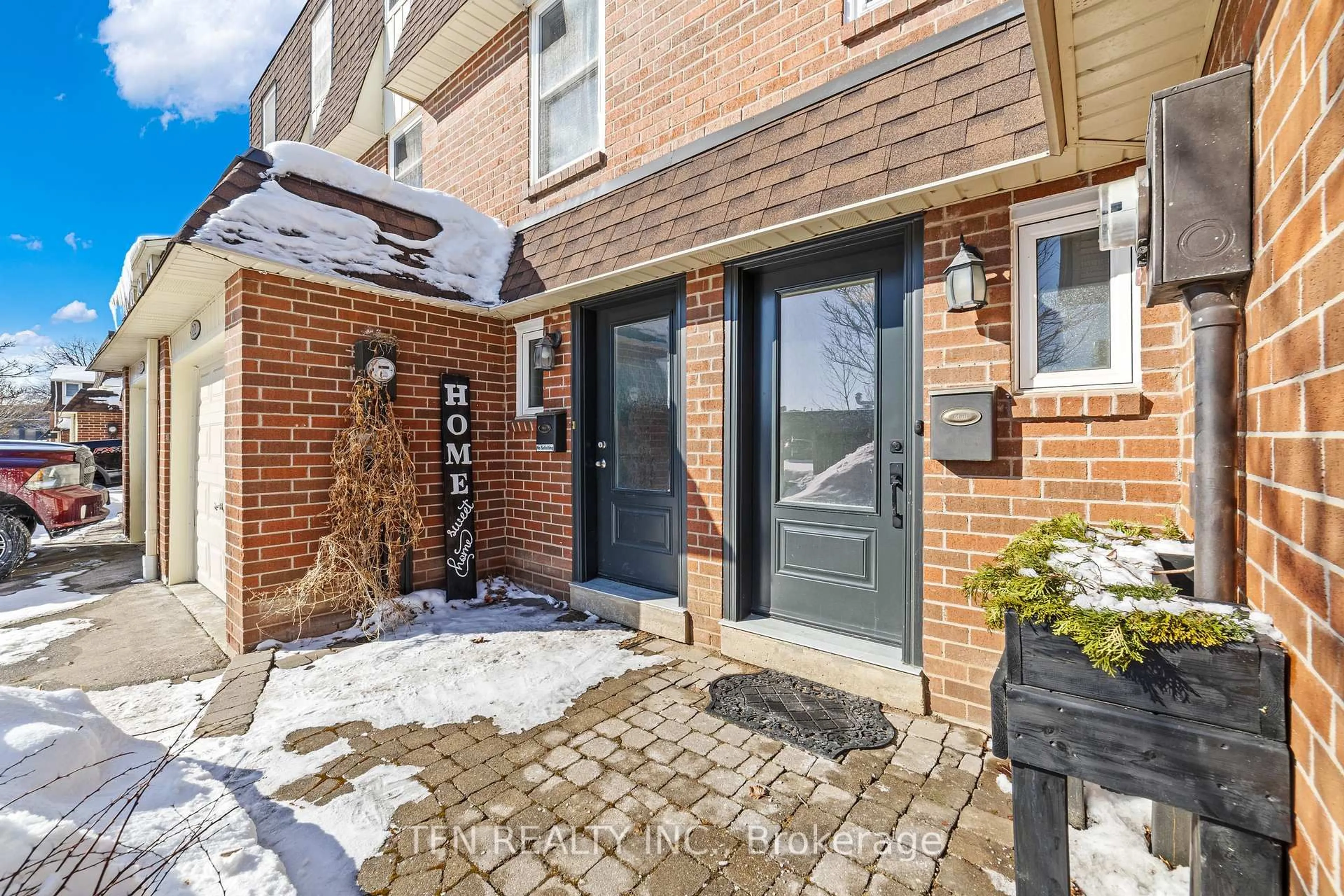 Home with brick exterior material, street for 30 Heslop Rd #21, Milton Ontario L9T 1B3