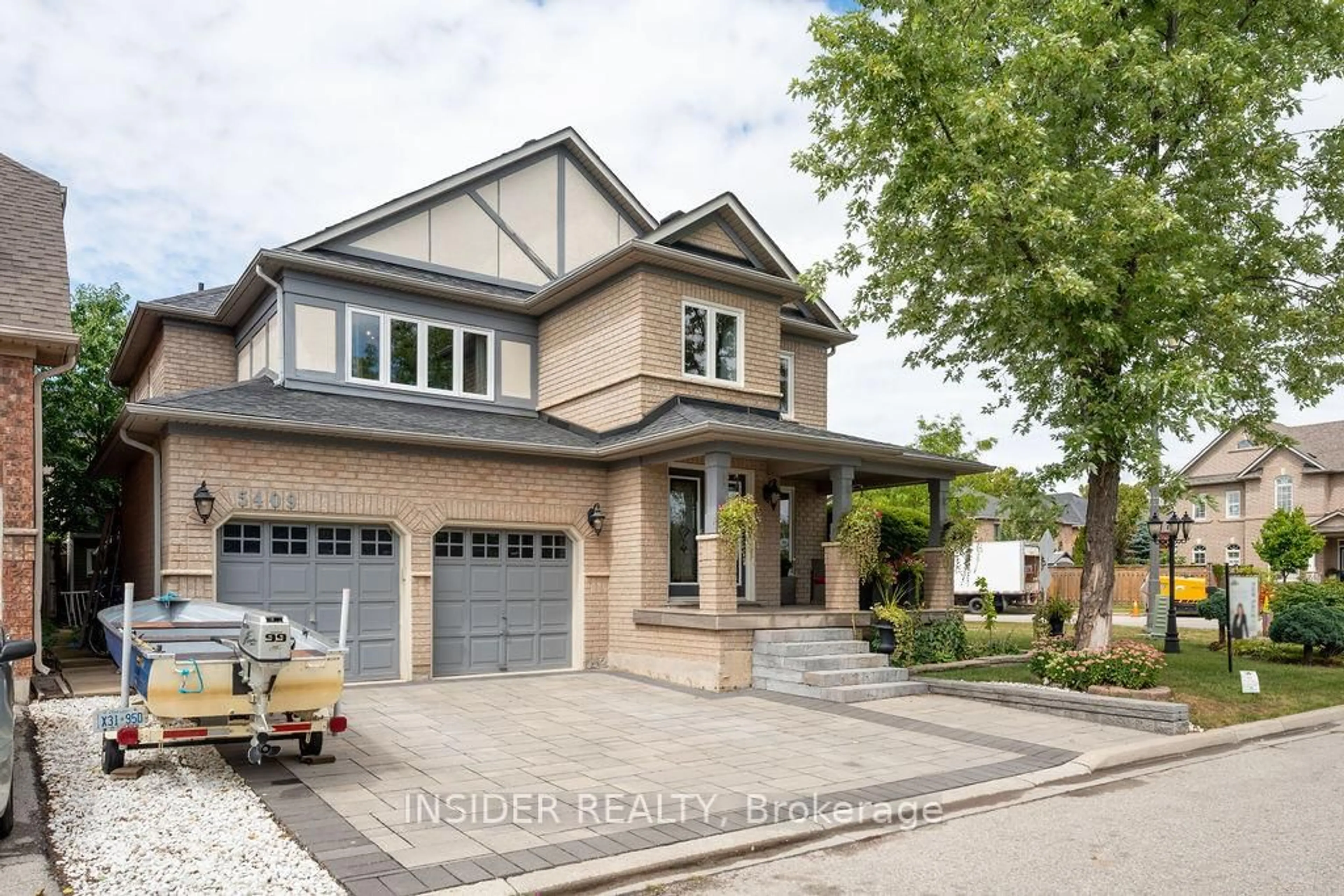 Home with brick exterior material, street for 5409 Duchess Crt, Burlington Ontario L7L 6Z4