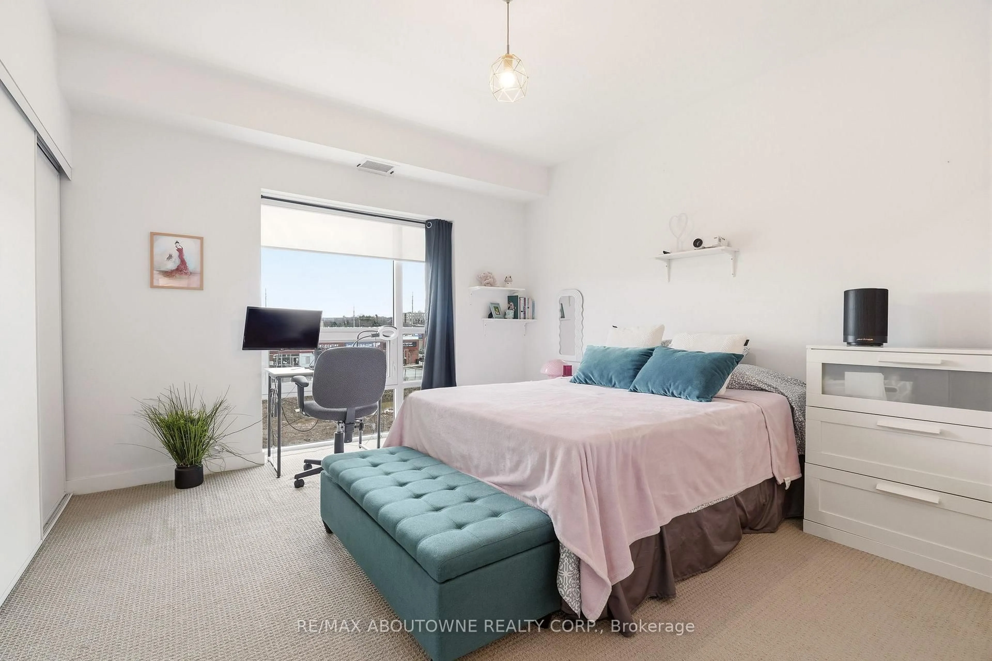 Bedroom with bed, unknown for 4040 Upper Middle Rd #309, Burlington Ontario L7M 0H2