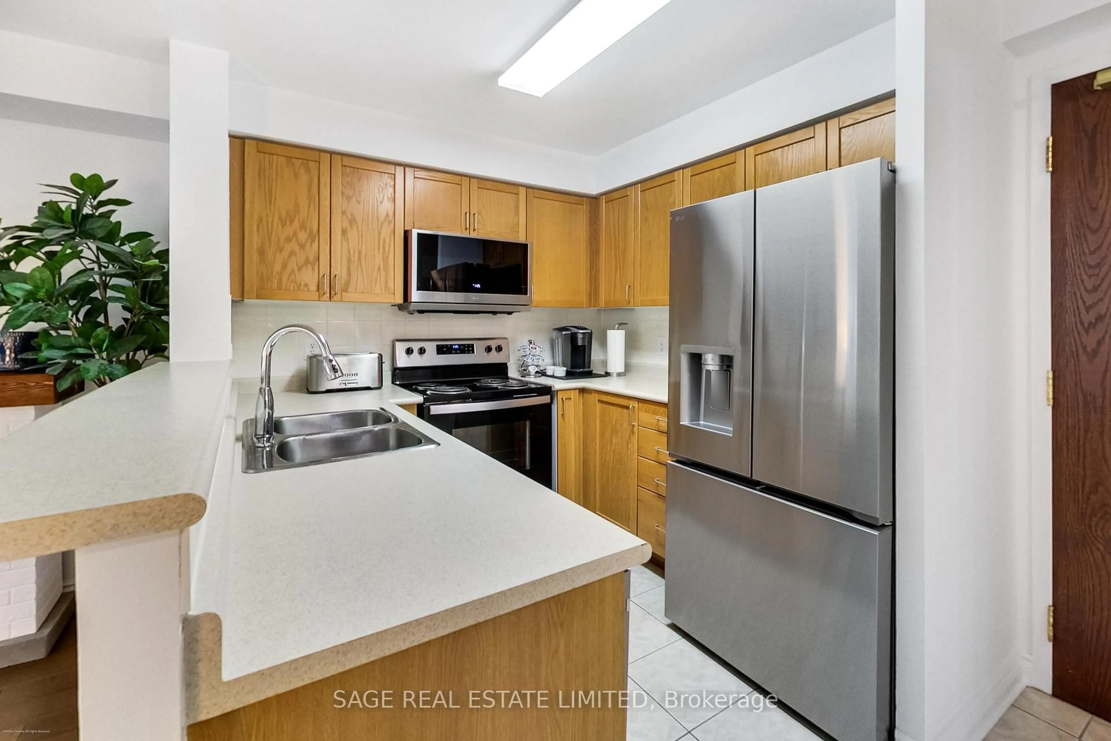 Standard kitchen, unknown for 11 MICHAEL POWER Pl #513, Toronto Ontario M9A 5G3