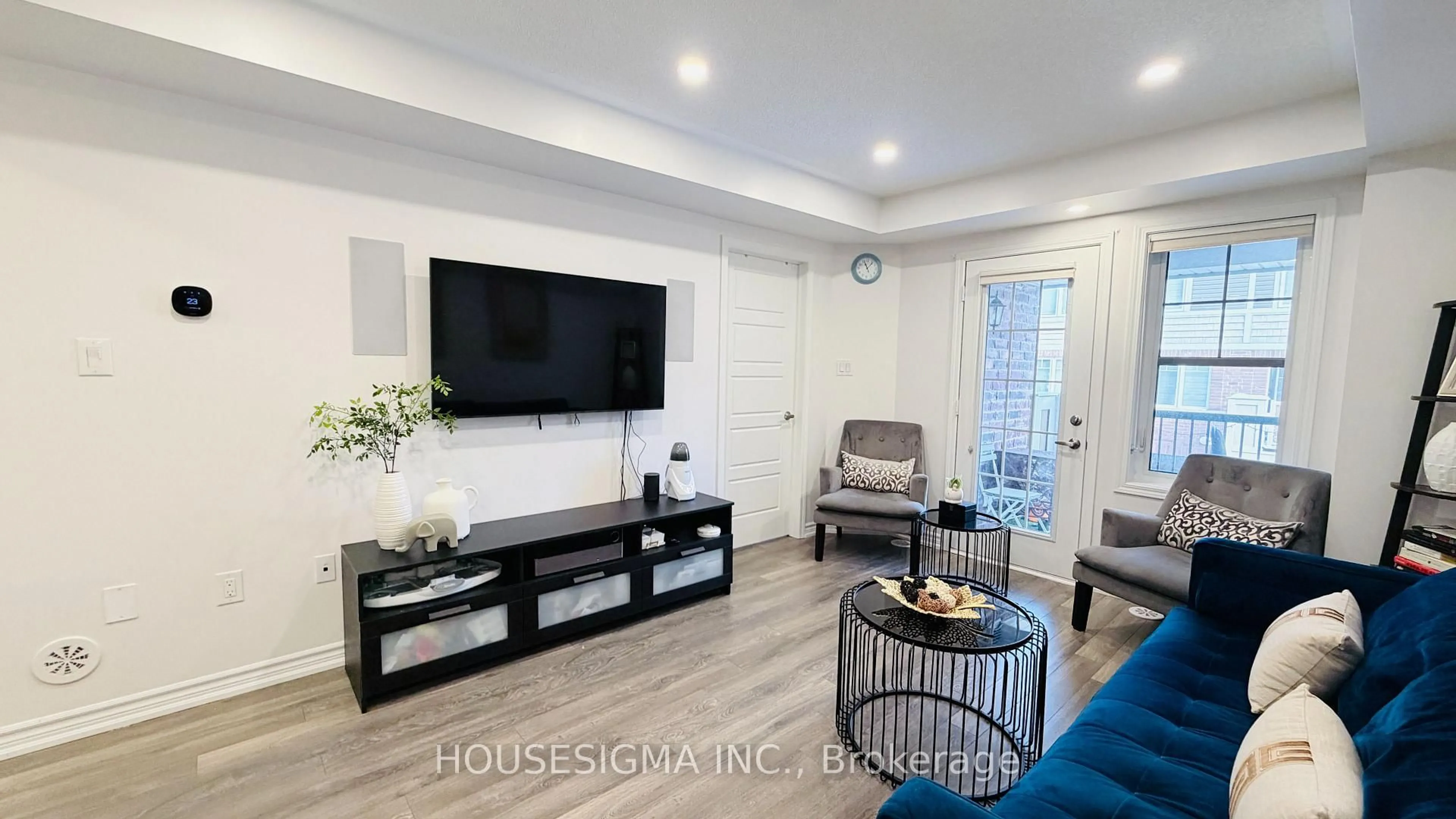 Living room with furniture, unknown for 1222 Rose Way #50, Milton Ontario L9E 1P1